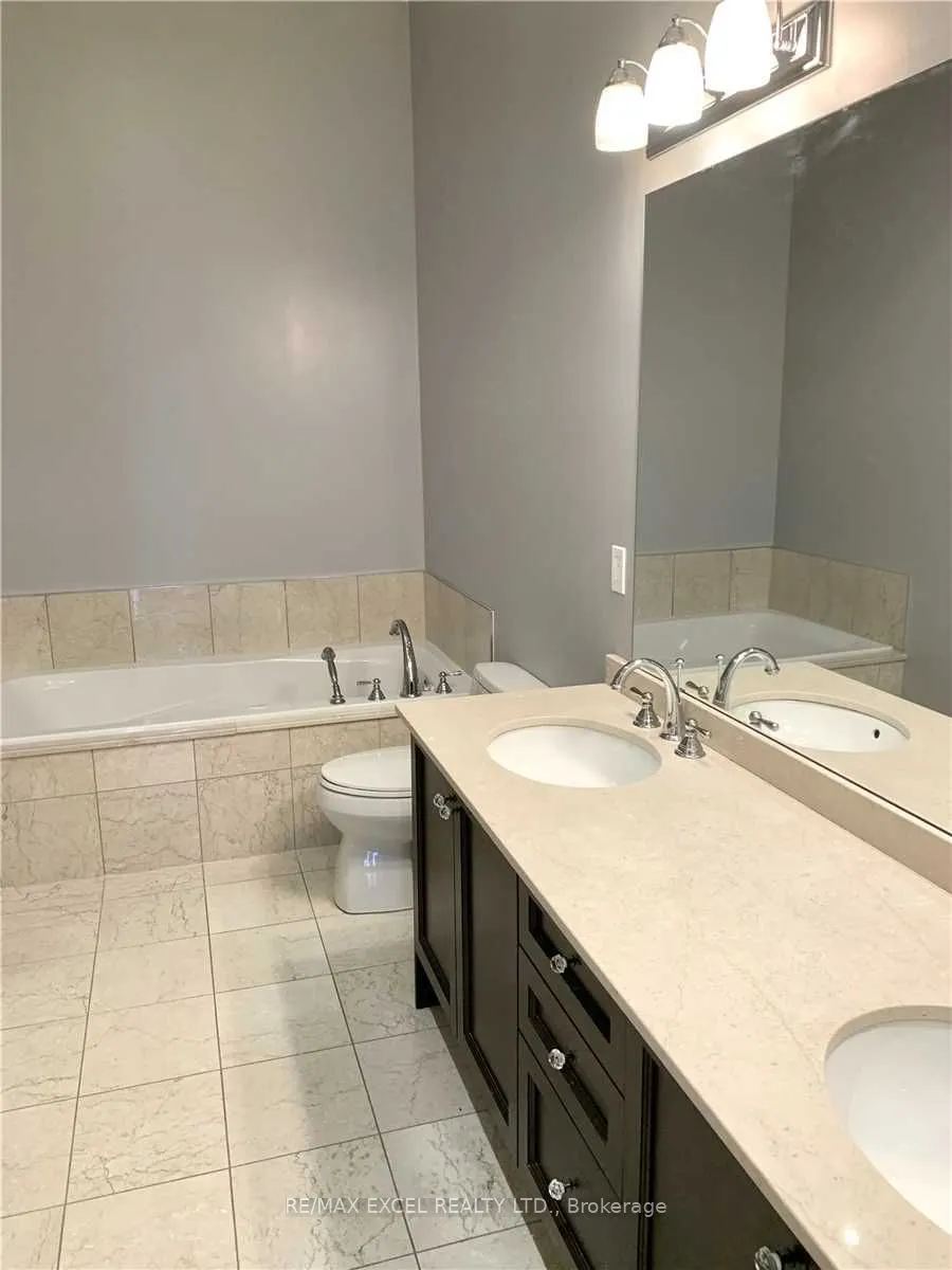 1 Verclaire Gate, #404