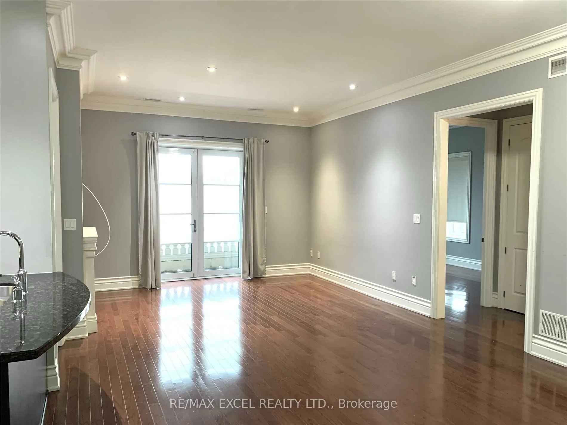 1 Verclaire Gate, #404