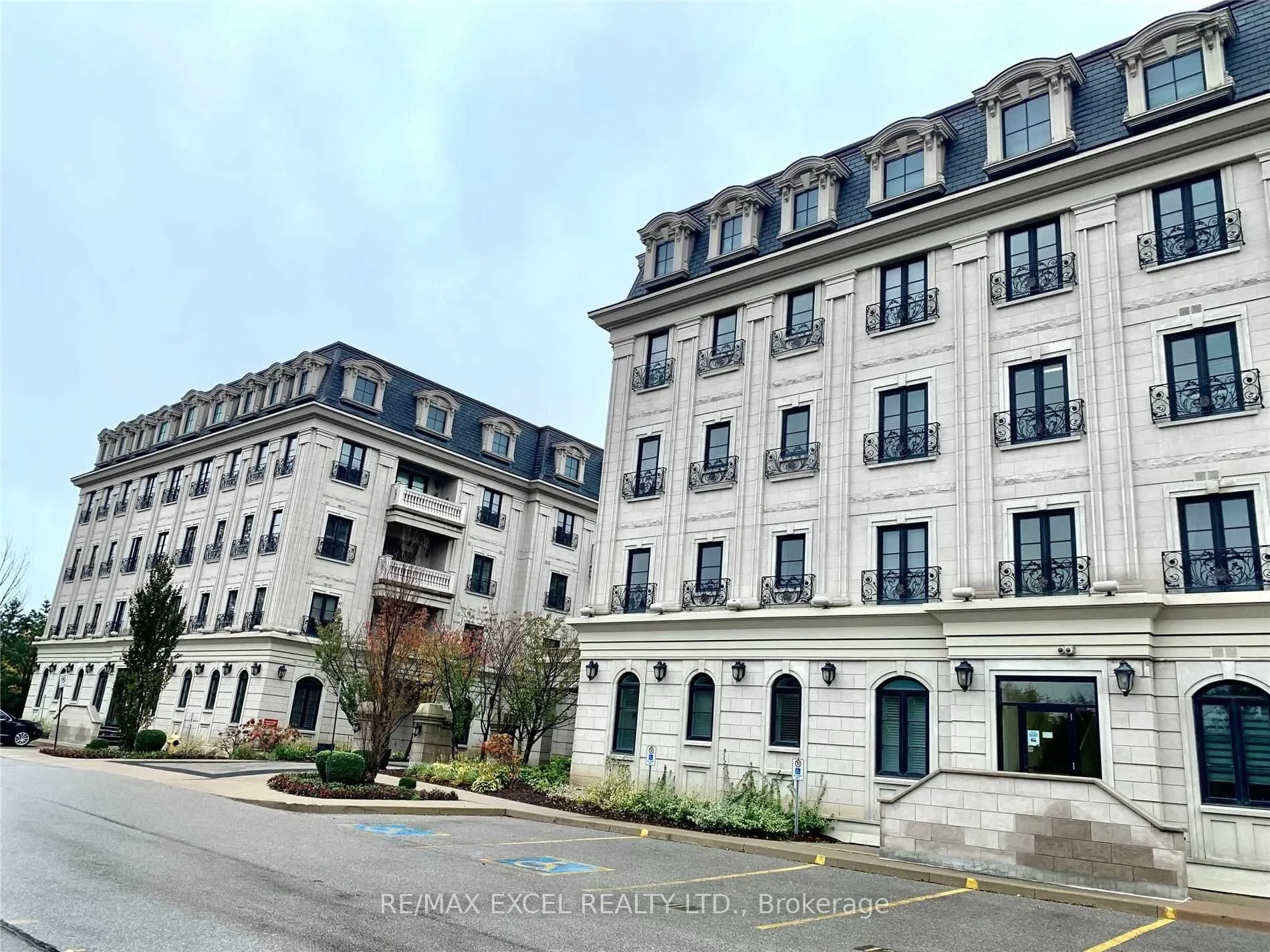 1 Verclaire Gate, #404