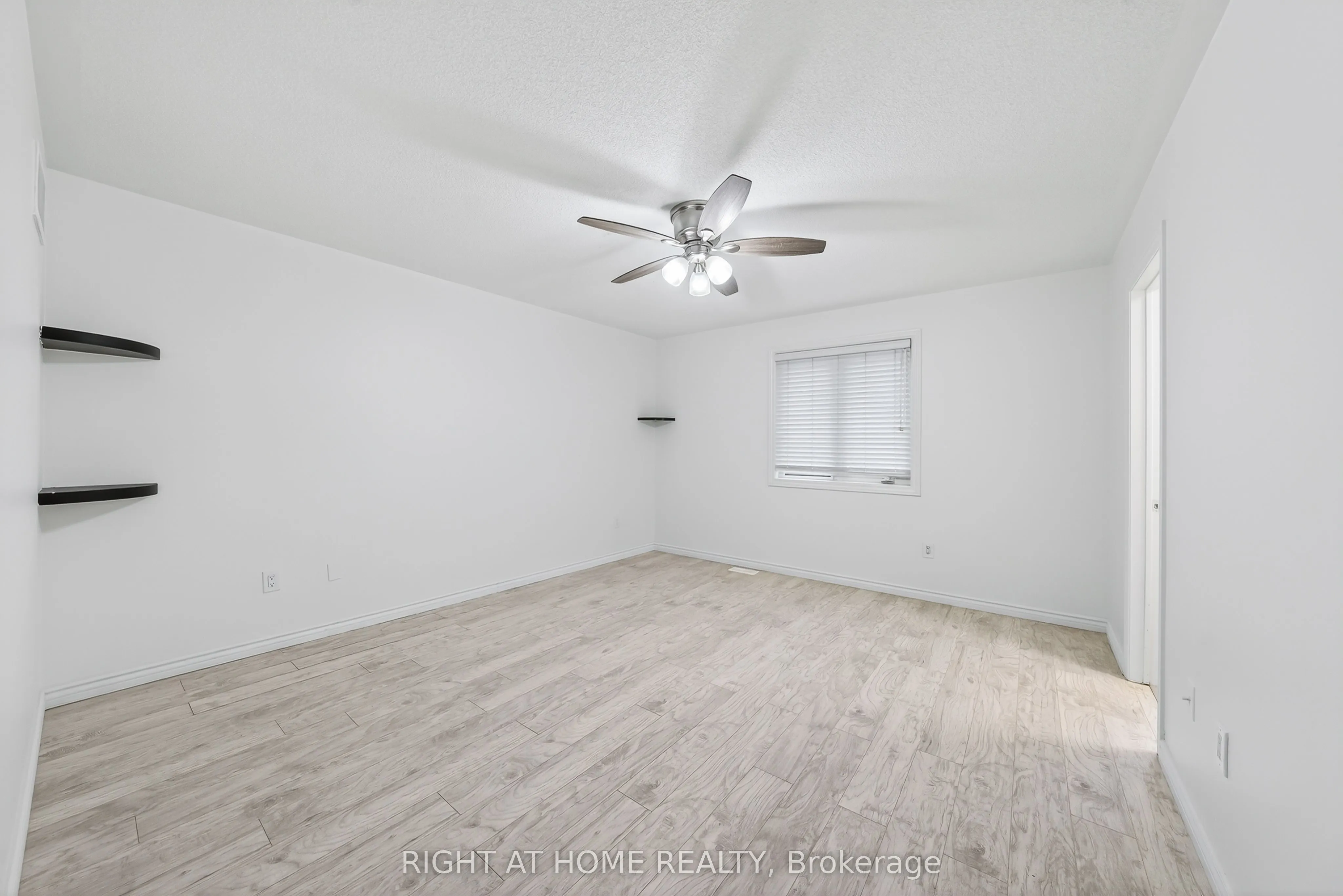 193 Blue Dasher Boulevard