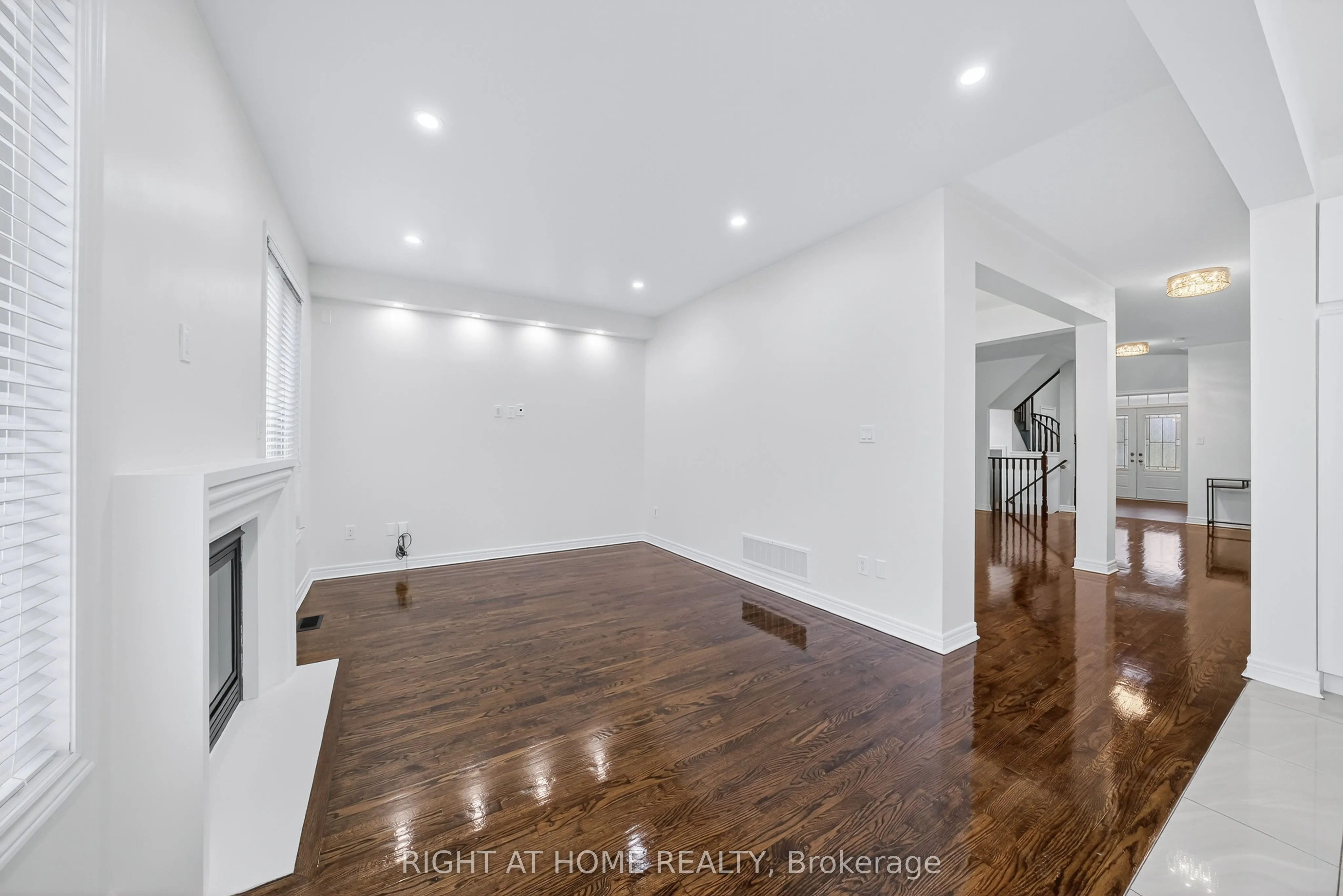 193 Blue Dasher Boulevard