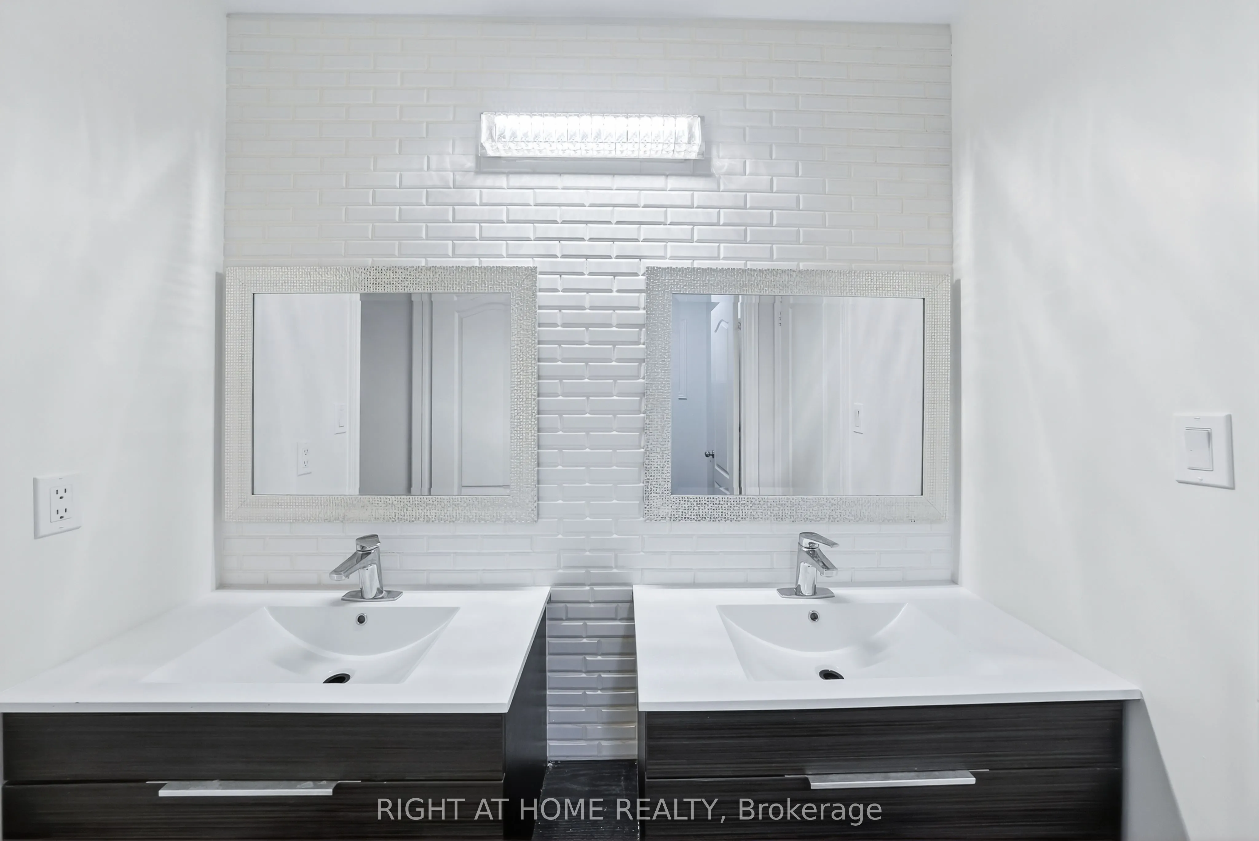 193 Blue Dasher Boulevard