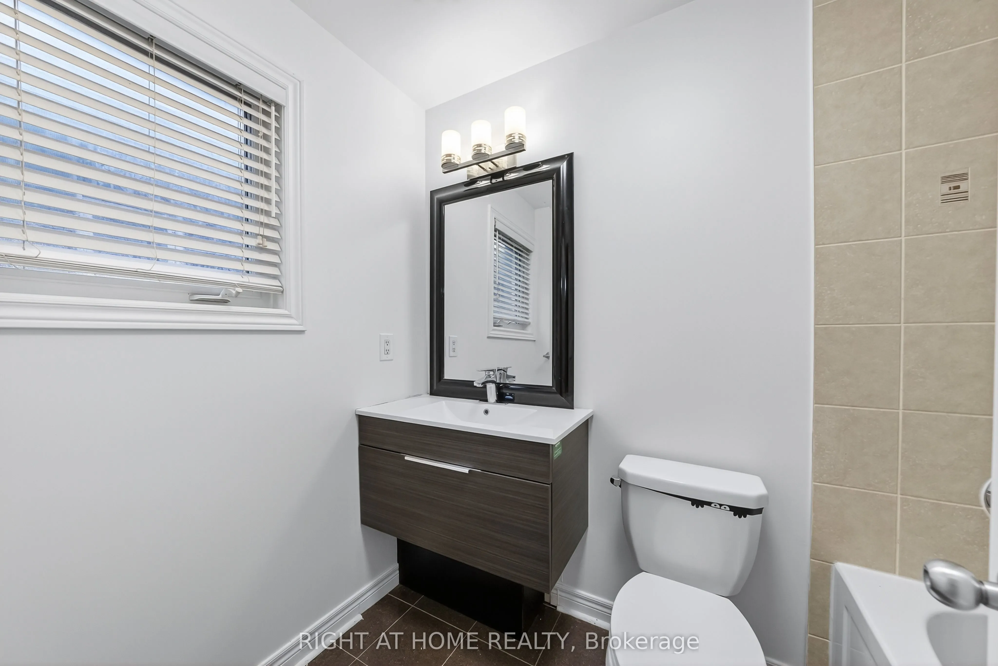 193 Blue Dasher Boulevard