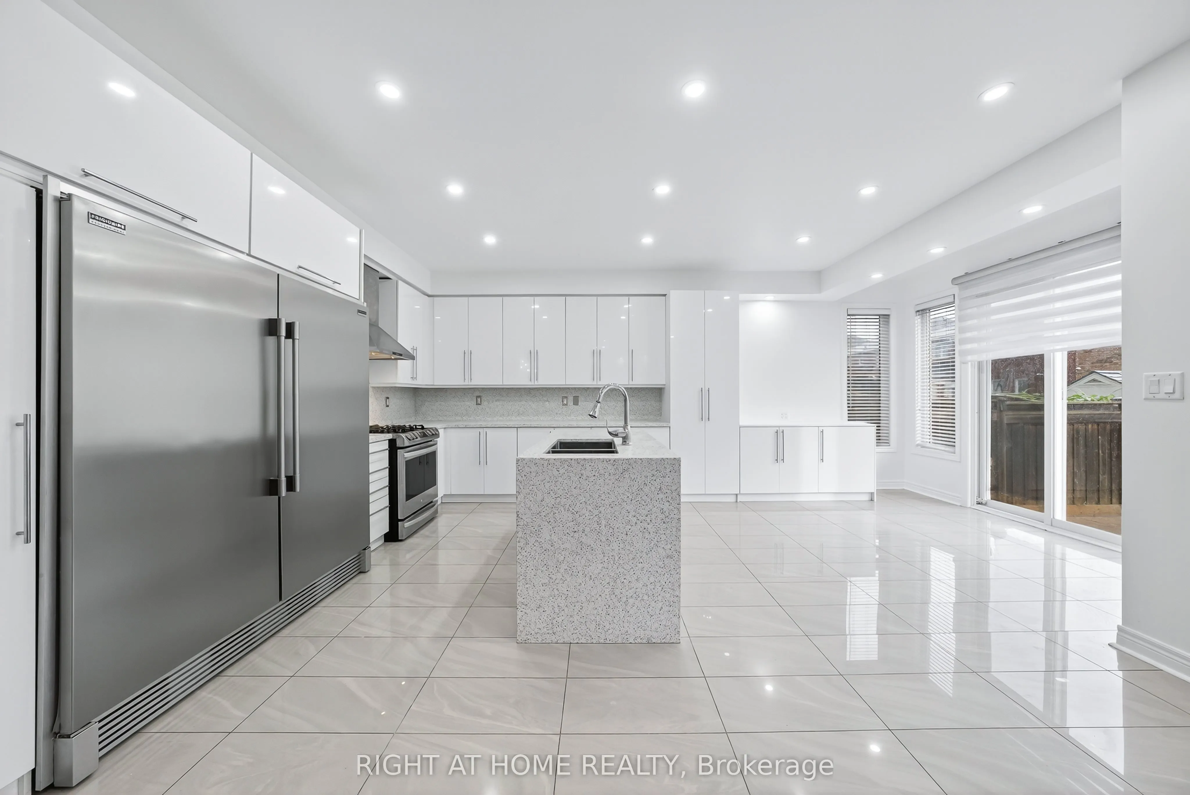 193 Blue Dasher Boulevard