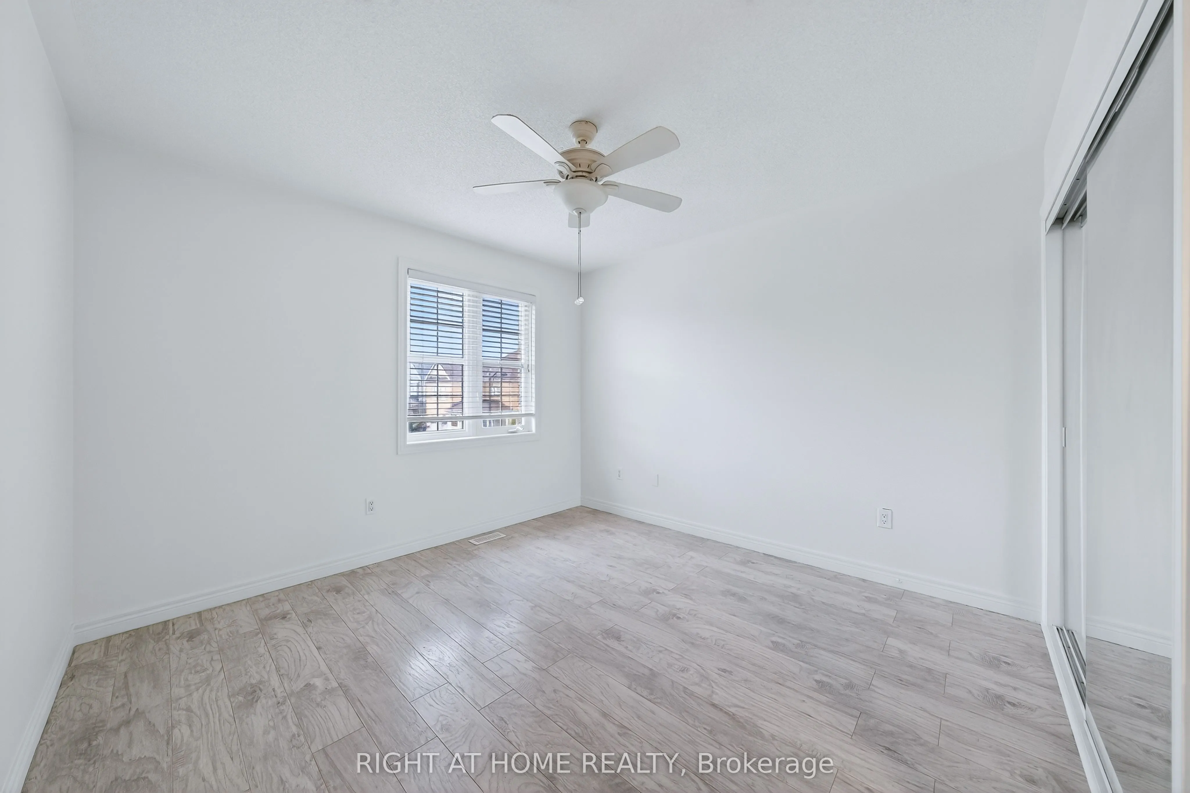 193 Blue Dasher Boulevard