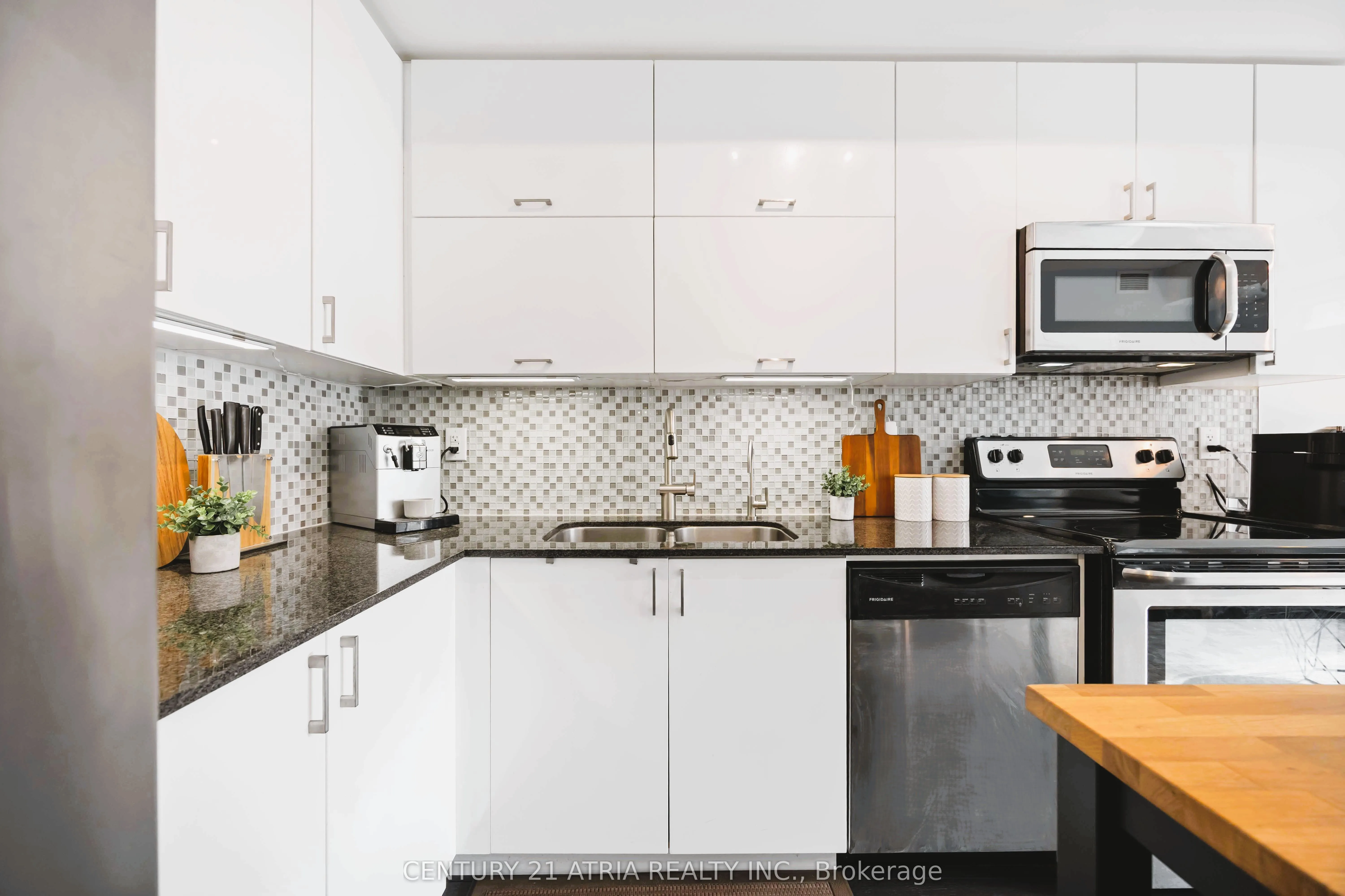 28 Prince Regent Street, #331