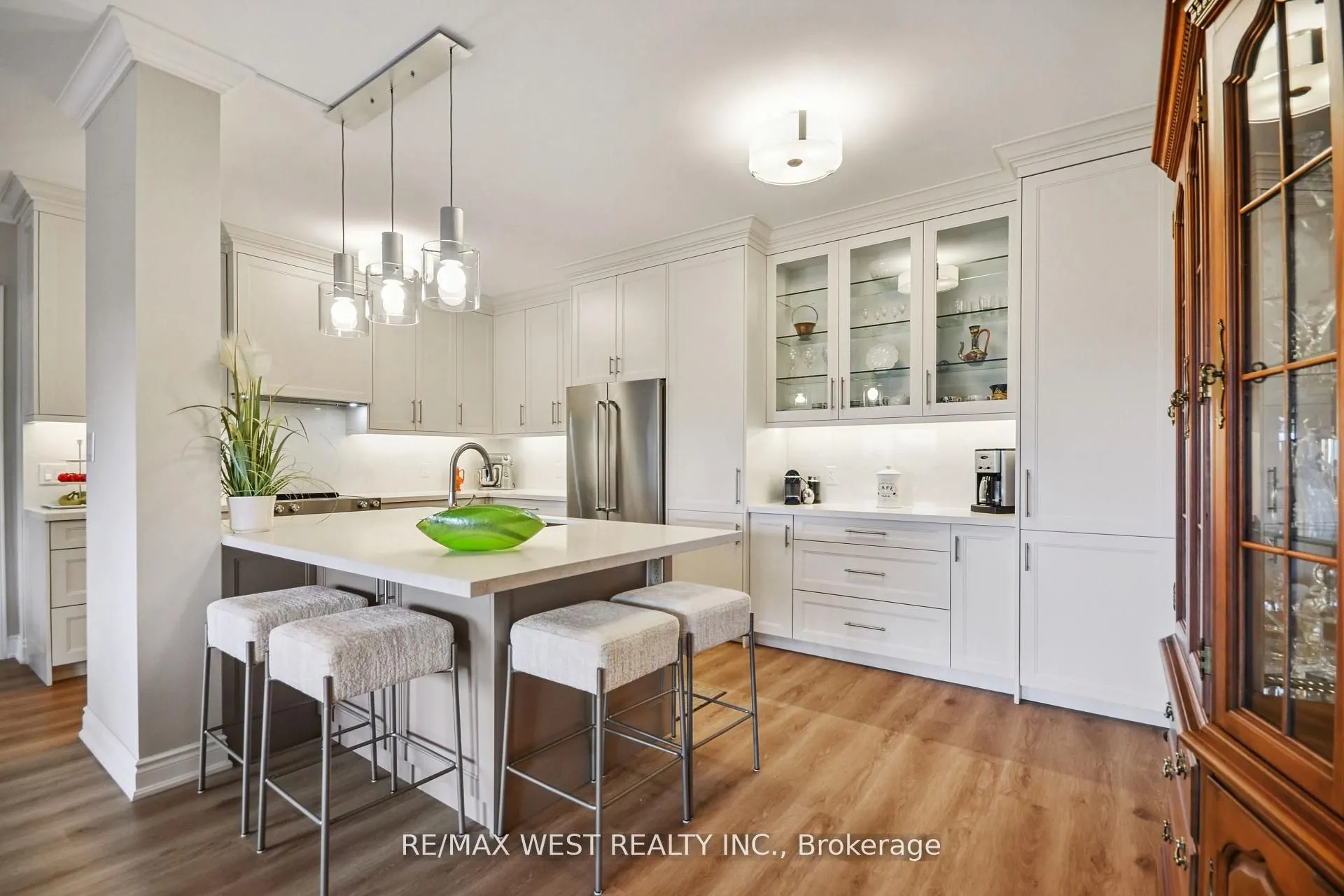 281 Woodbridge Avenue, #321