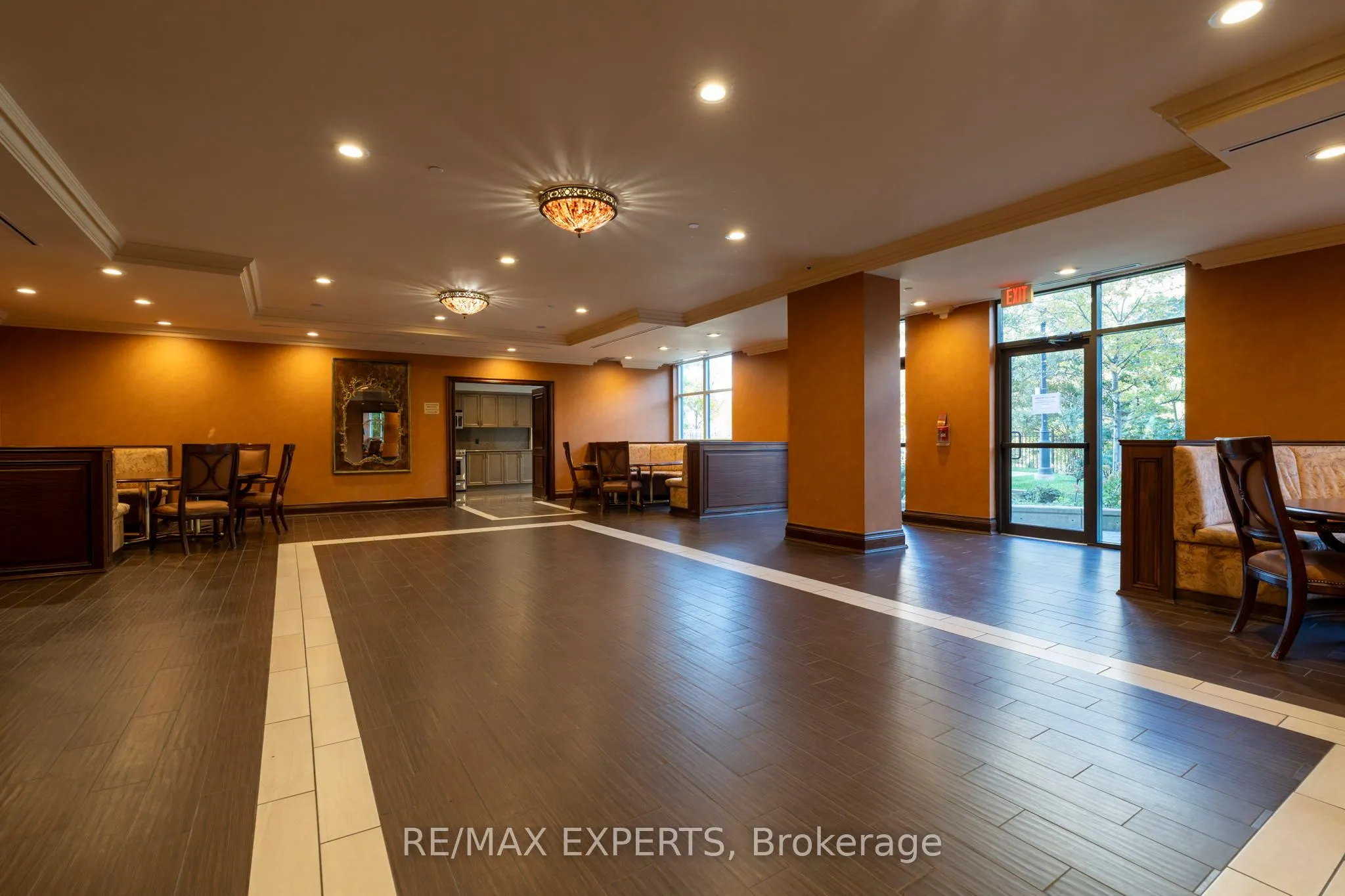 9225 Jane Street, #515