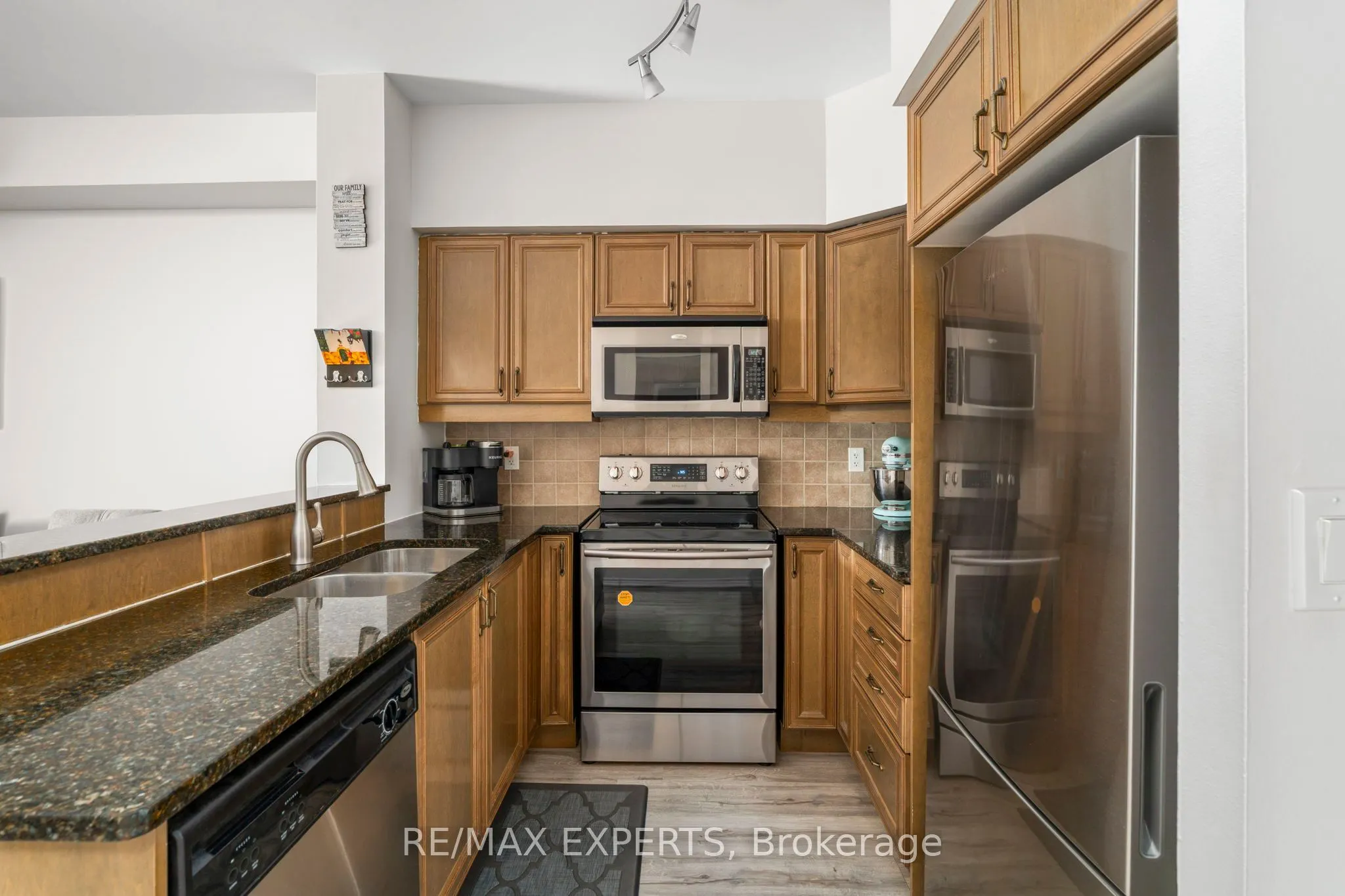 9225 Jane Street, #515