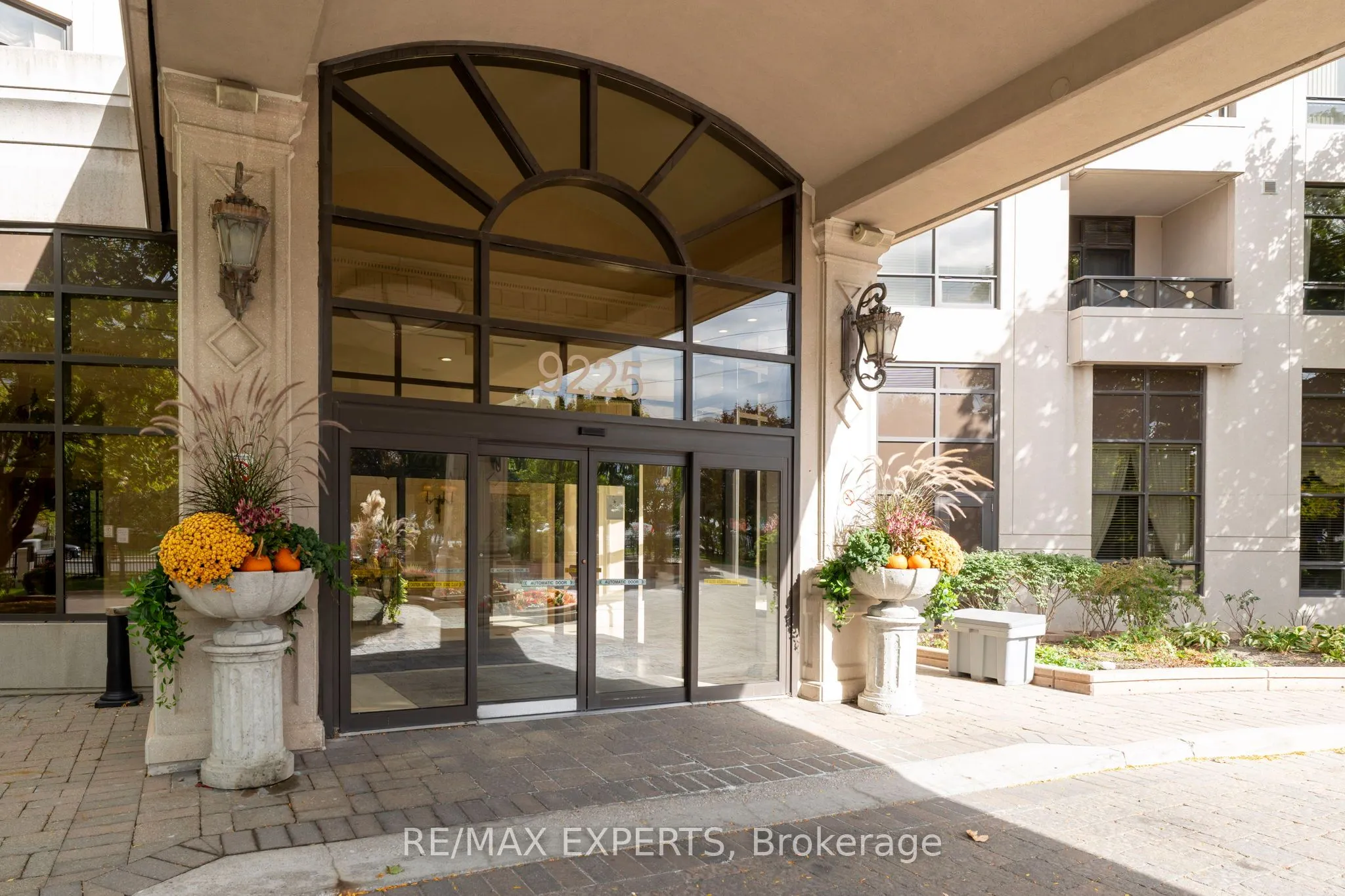 9225 Jane Street, #515