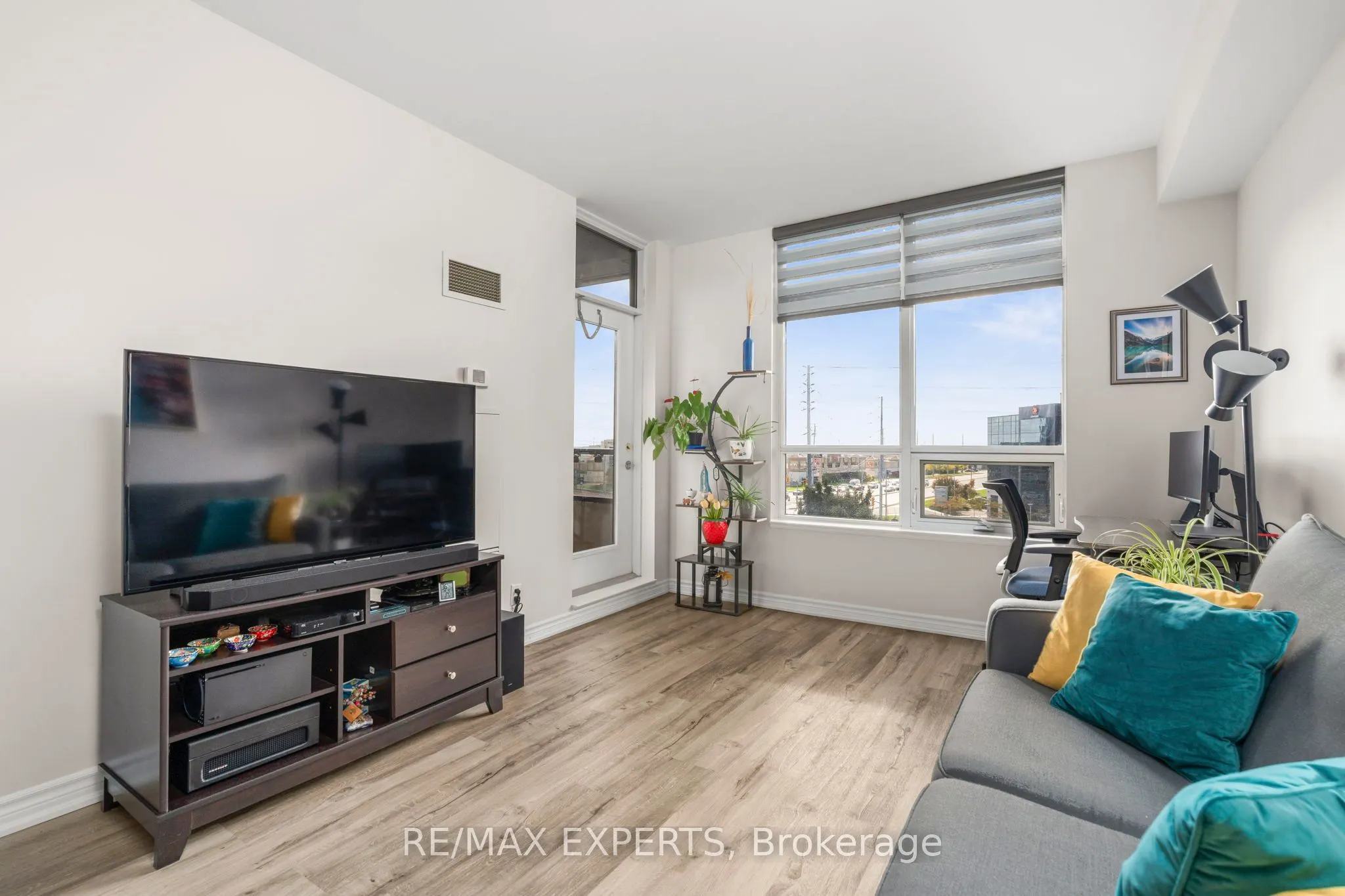 9225 Jane Street, #515