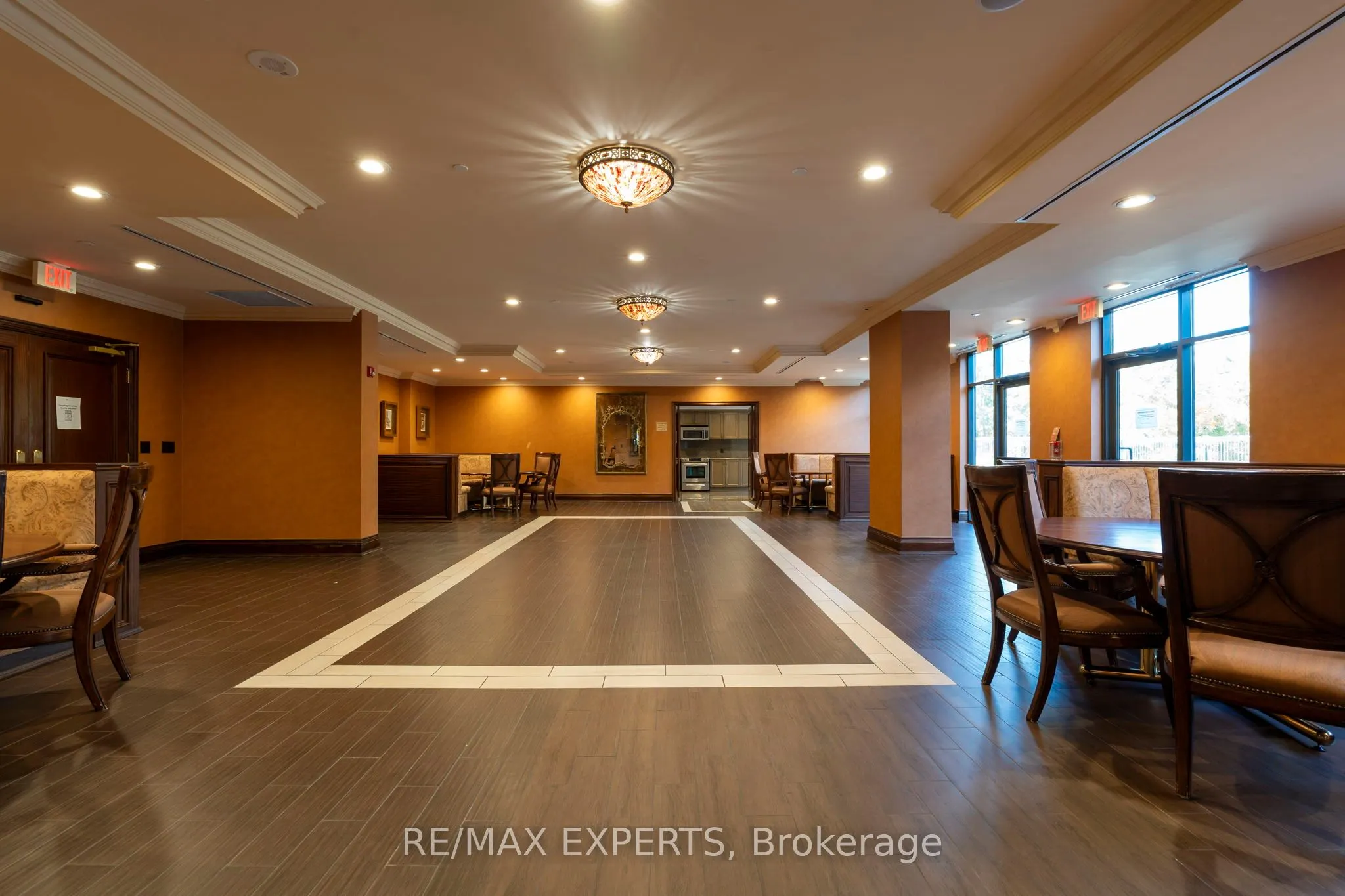 9225 Jane Street, #515