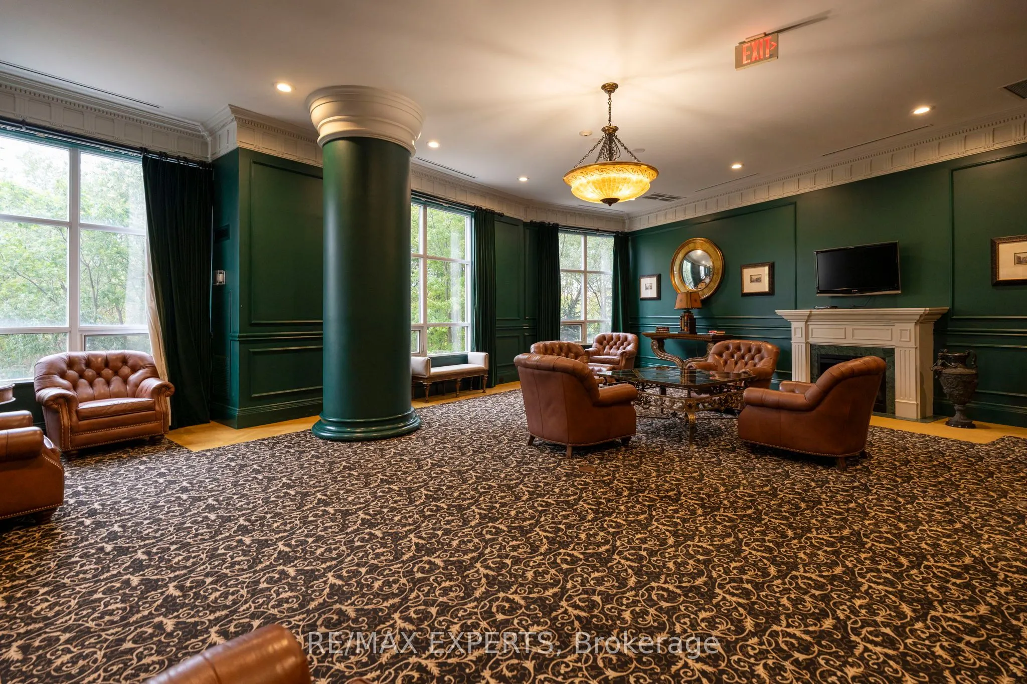 9225 Jane Street, #515