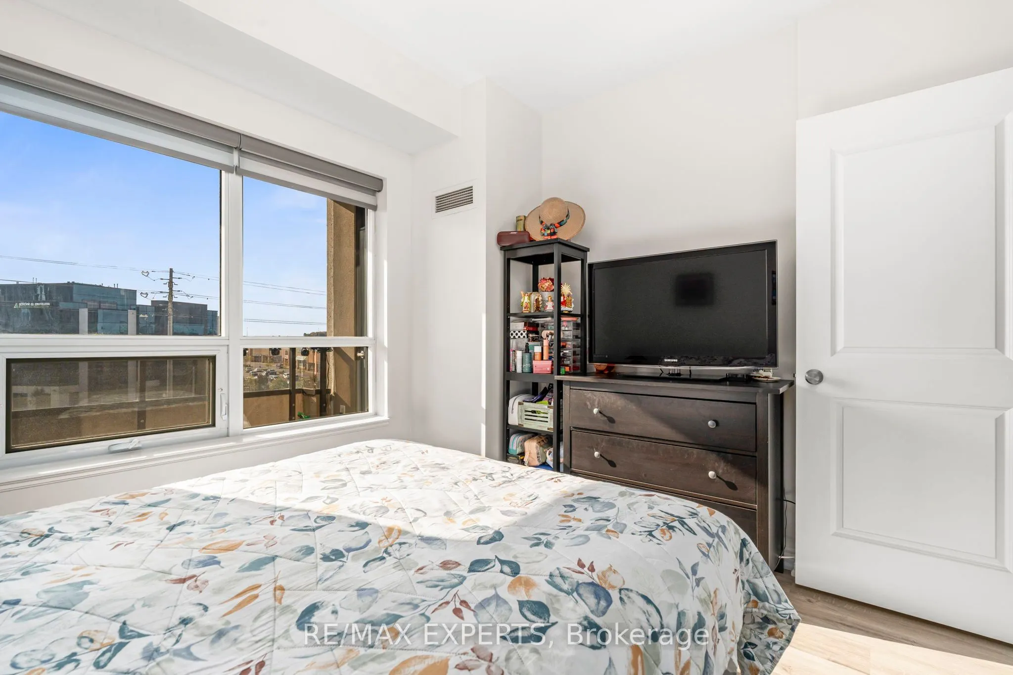 9225 Jane Street, #515