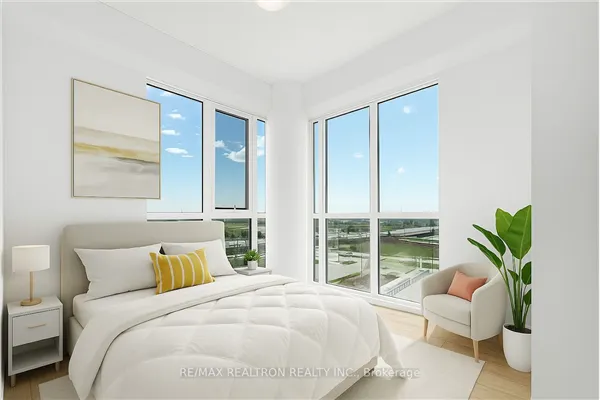 60 Honeycrisp Crescent, #819