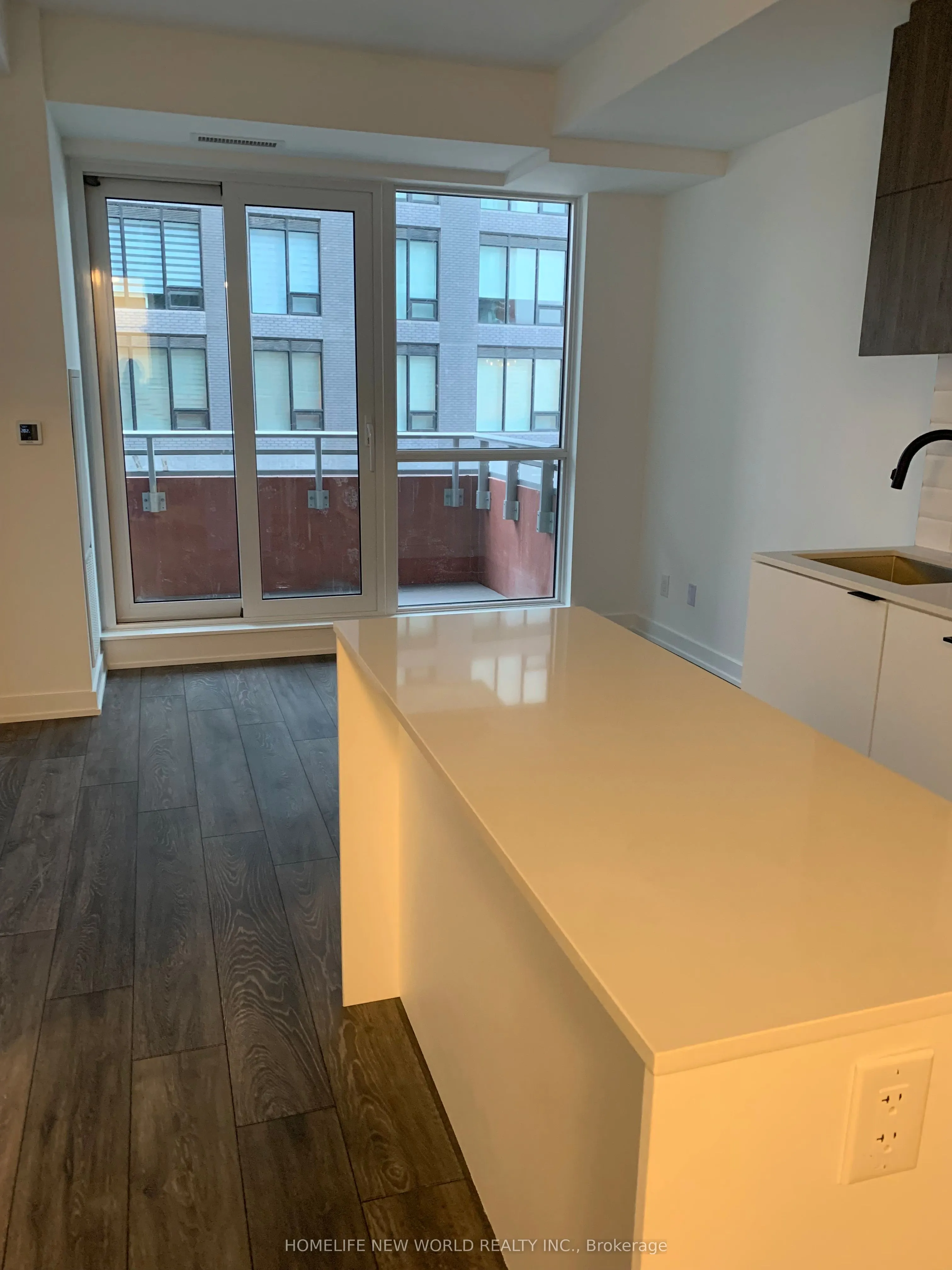 8888 Yonge Street, #207