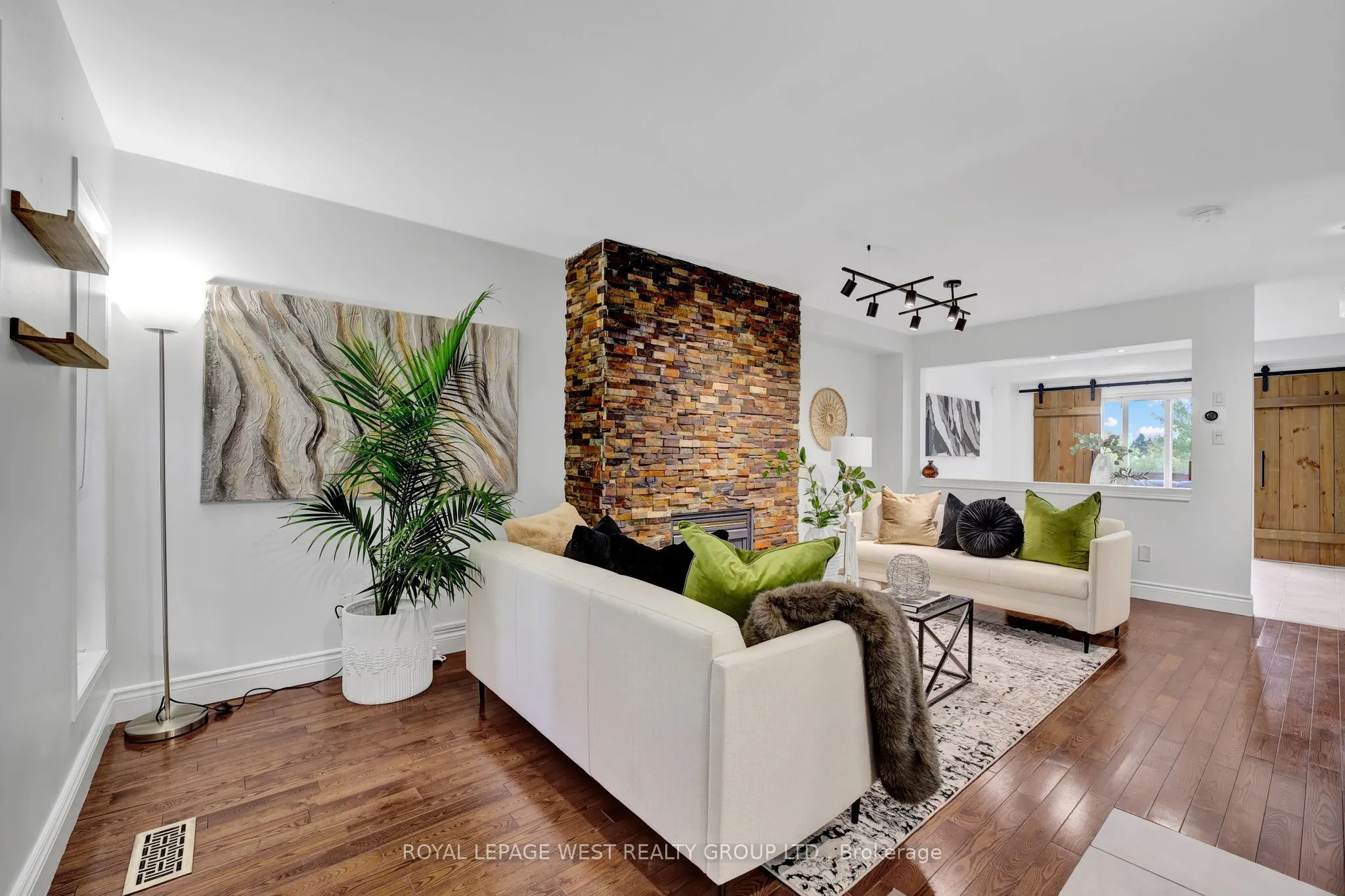 272 Wildberry Crescent