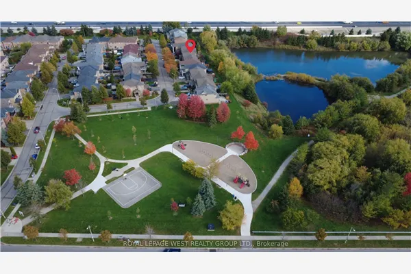 272 Wildberry Crescent