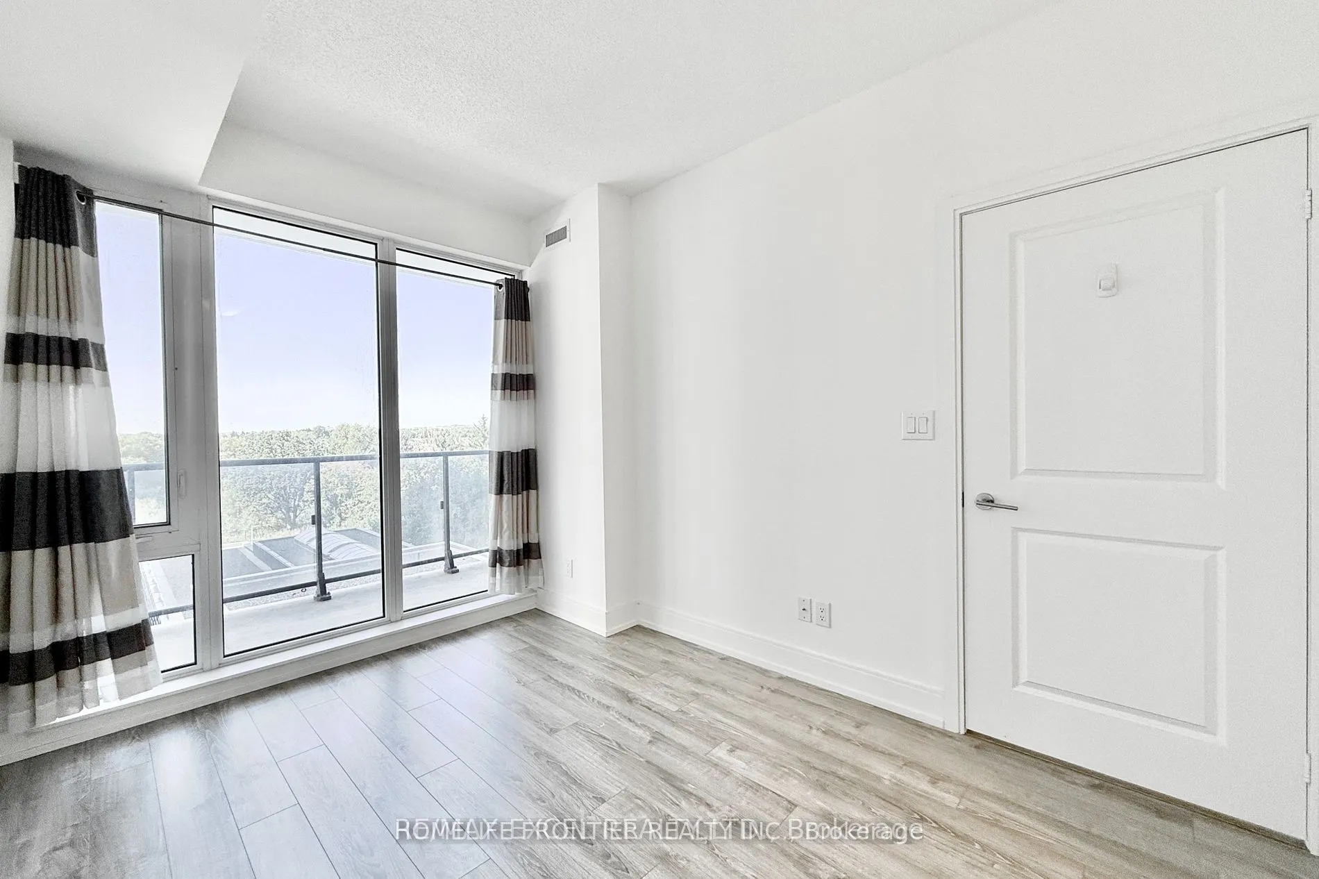 9600 Yonge Street, #606