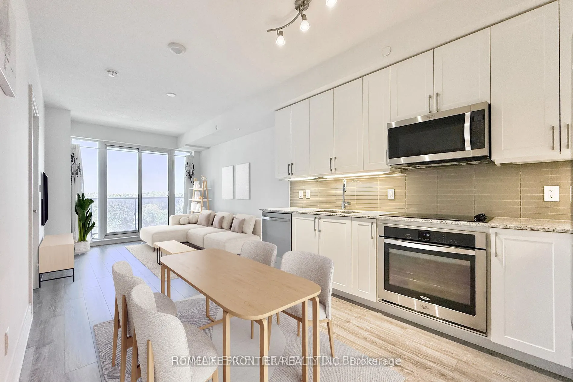 9600 Yonge Street, #606