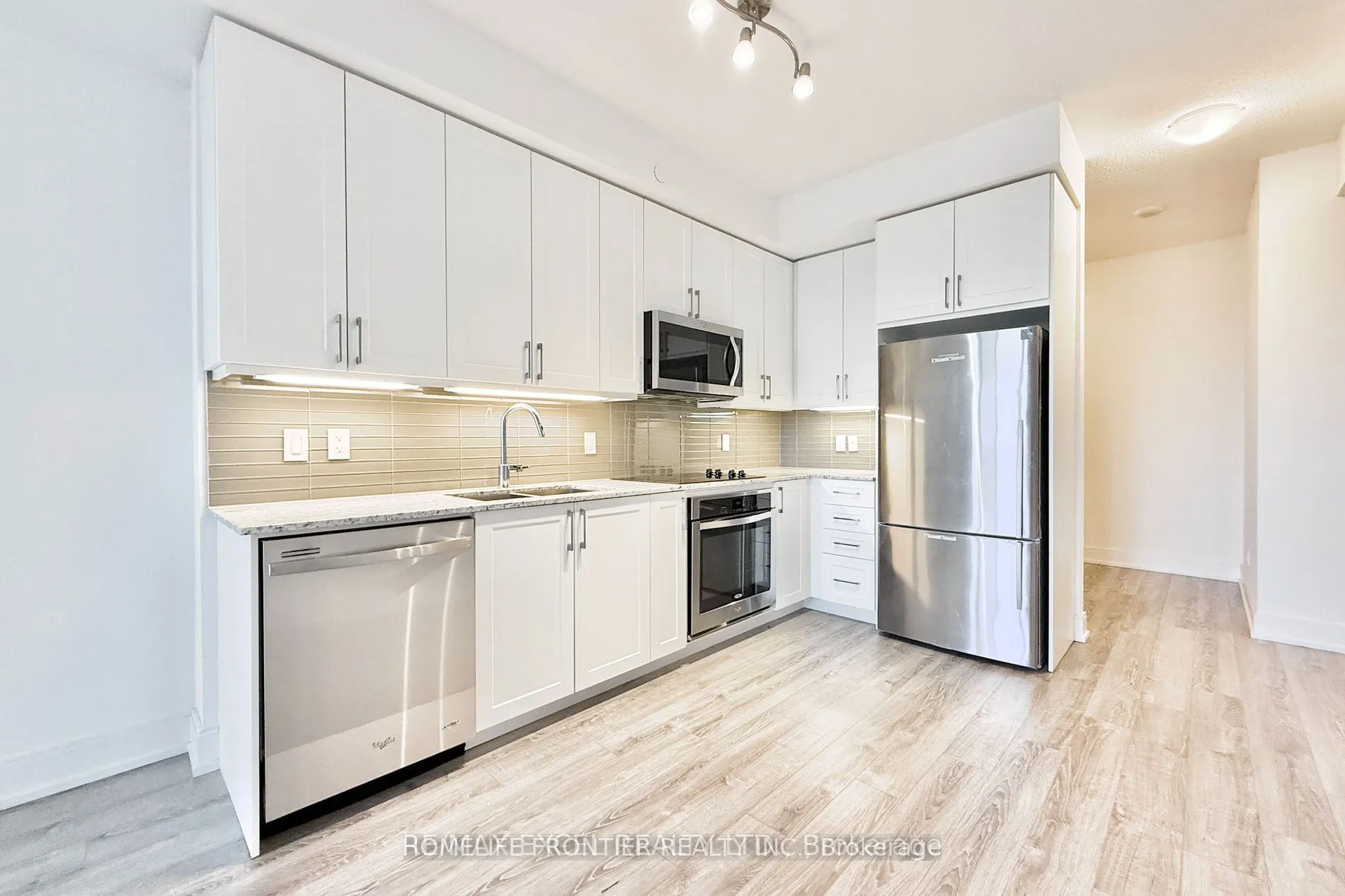 9600 Yonge Street, #606