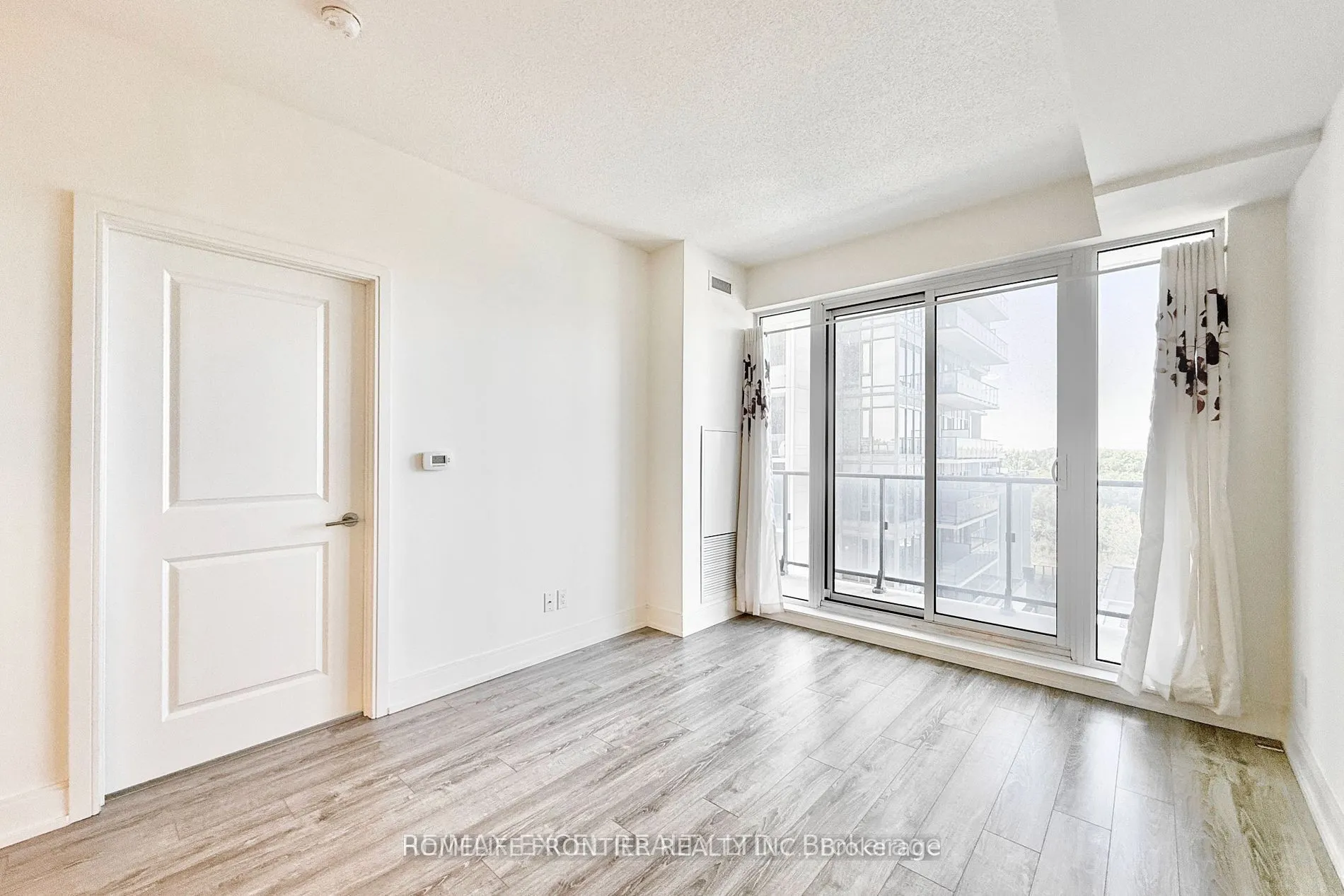 9600 Yonge Street, #606