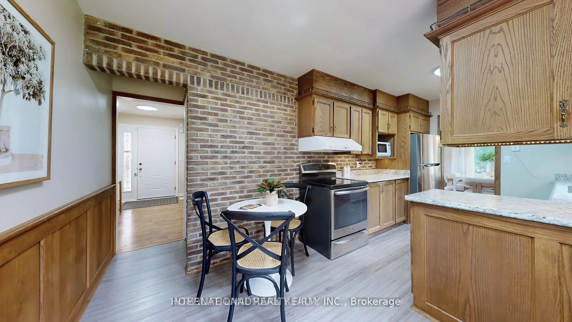 1093 Queensville Side Road