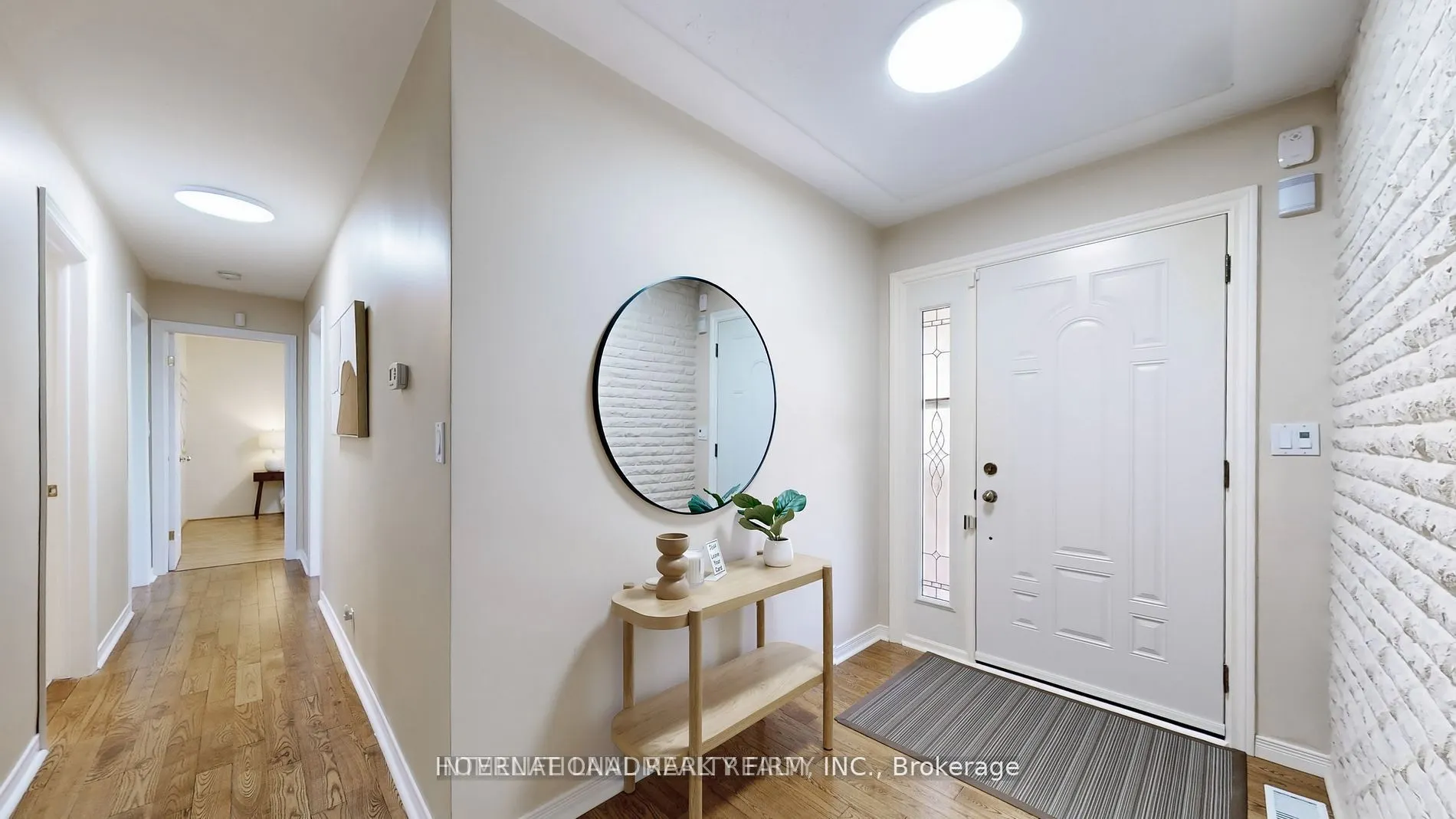 1093 Queensville Side Road