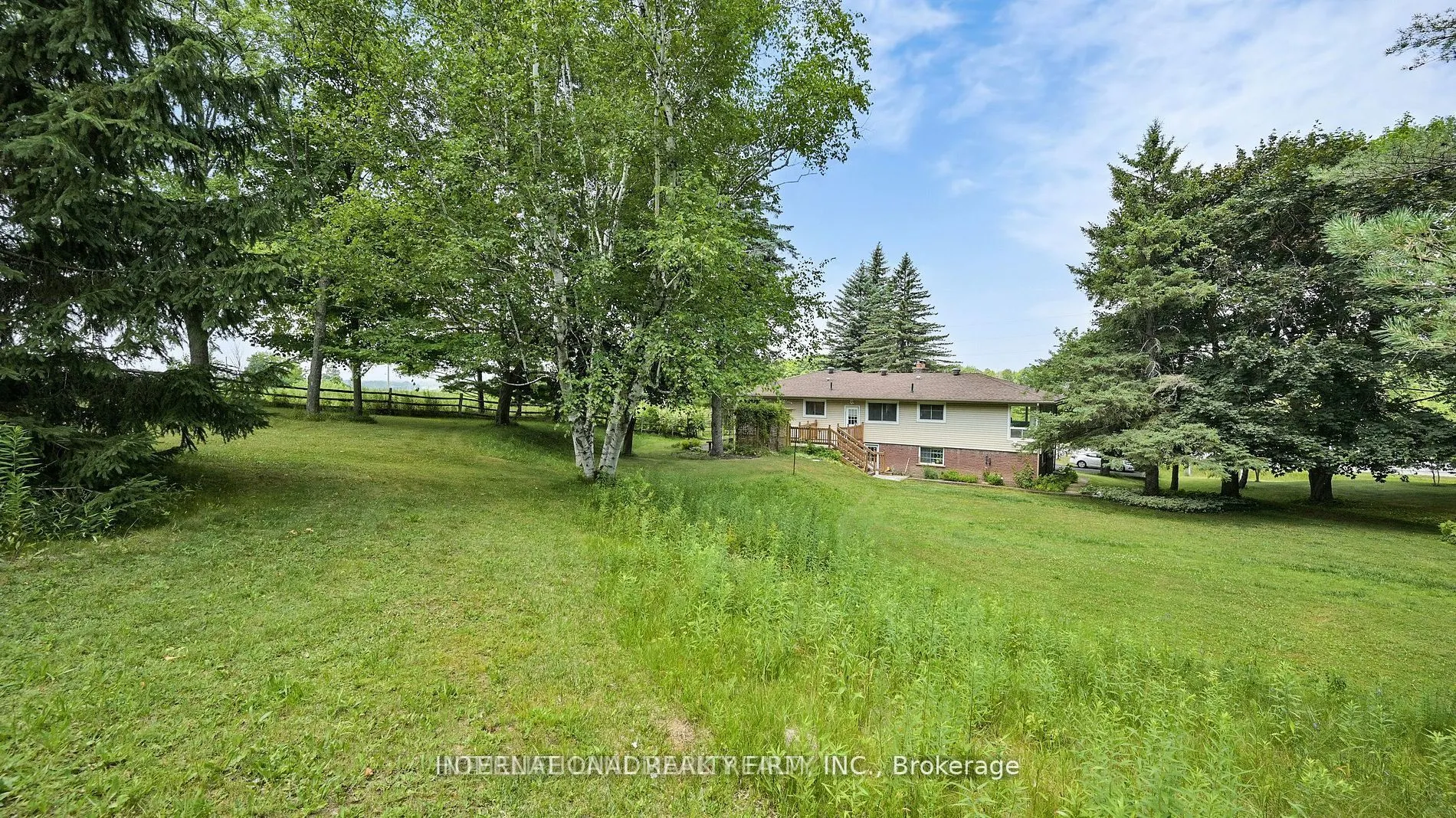 1093 Queensville Side Road