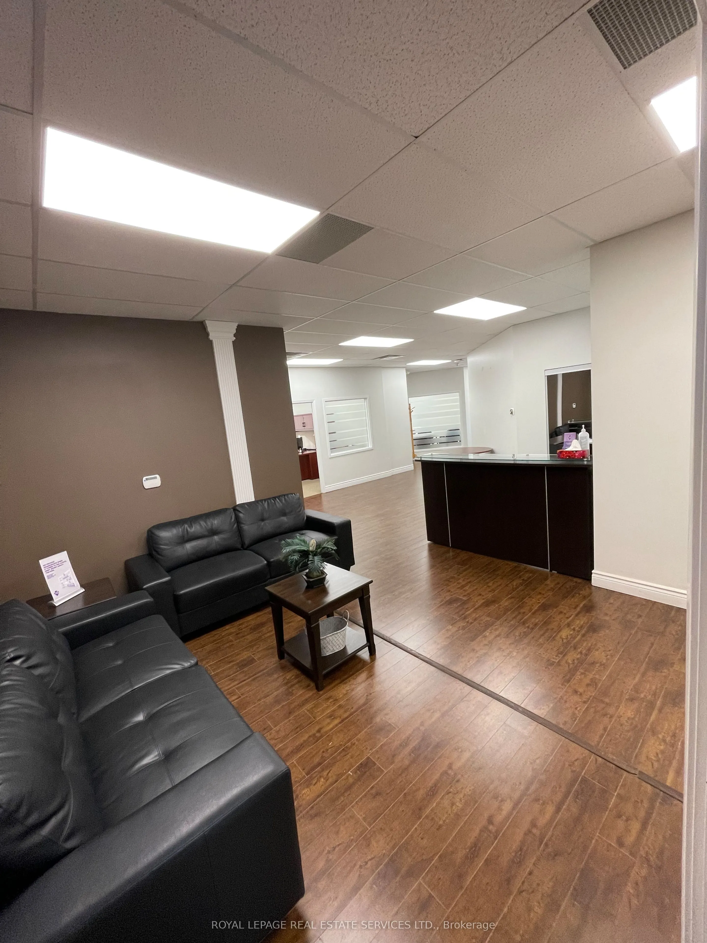 9140 Leslie Street, #411