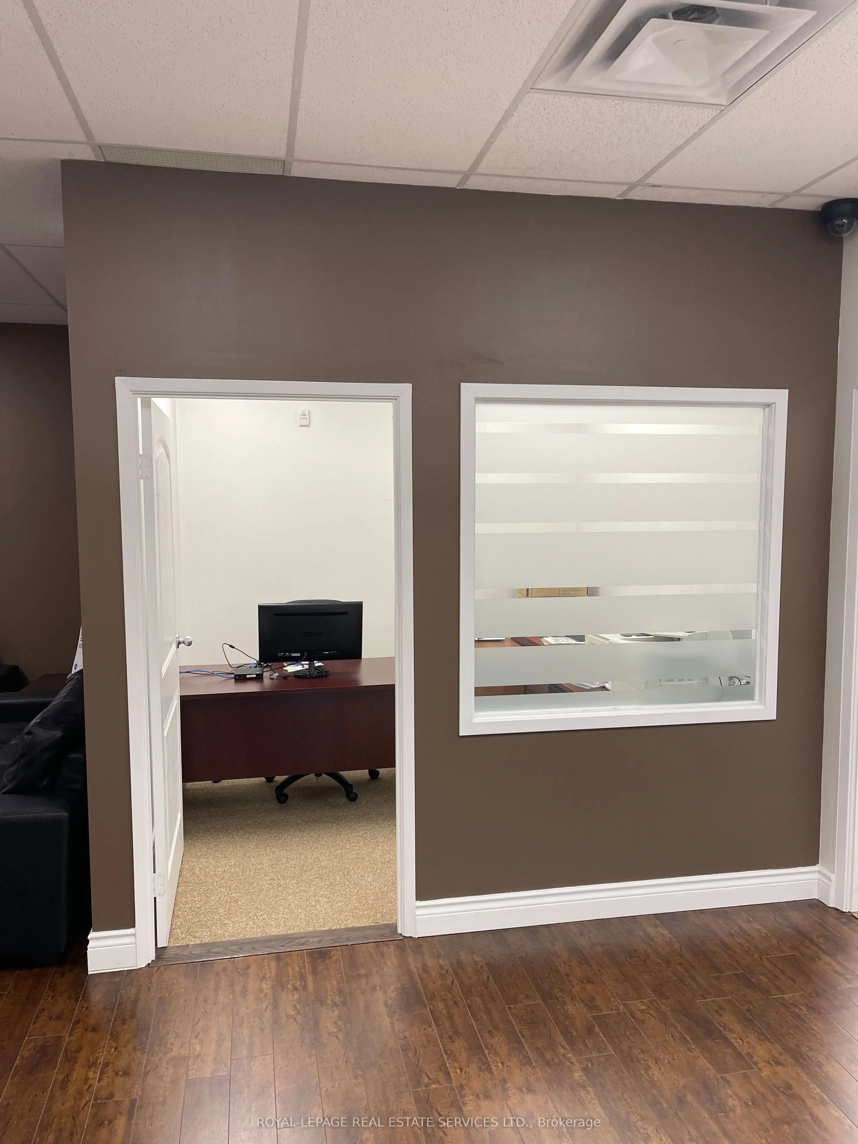 9140 Leslie Street, #411