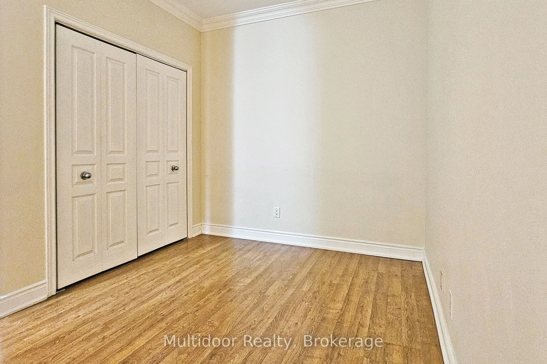 9901 KEELE Street, #203