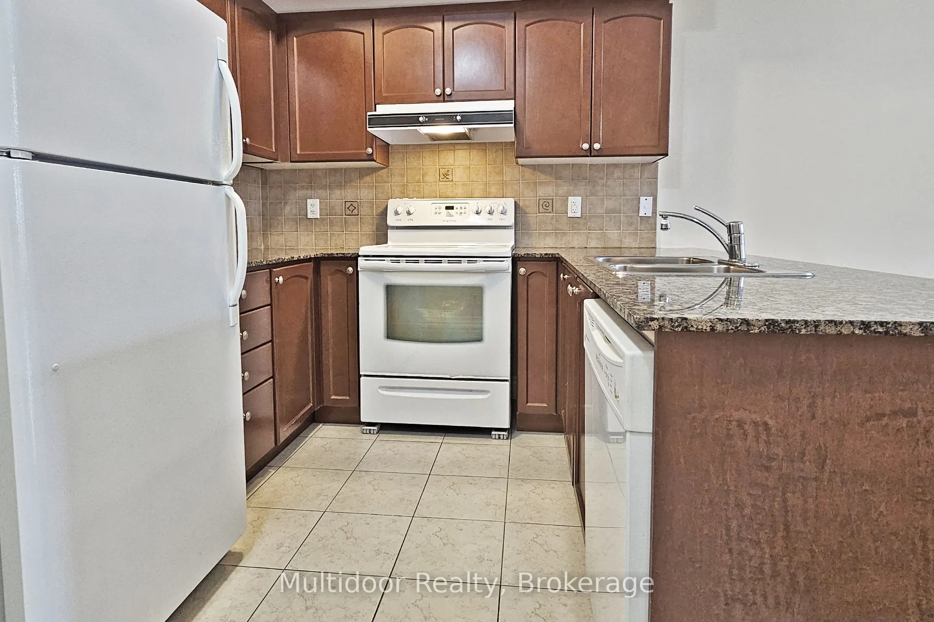 9901 KEELE Street, #203