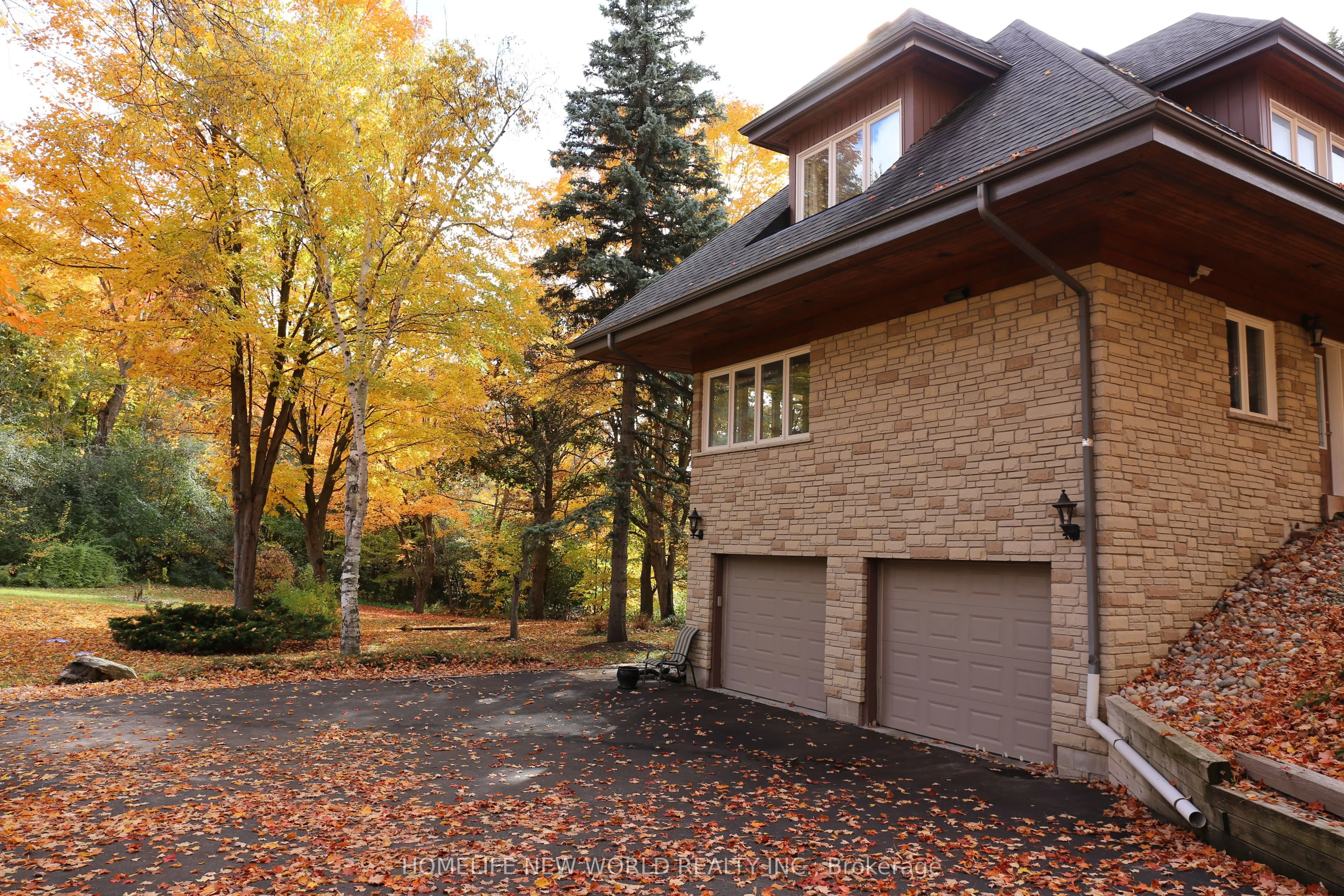 13867 Woodbine Avenue