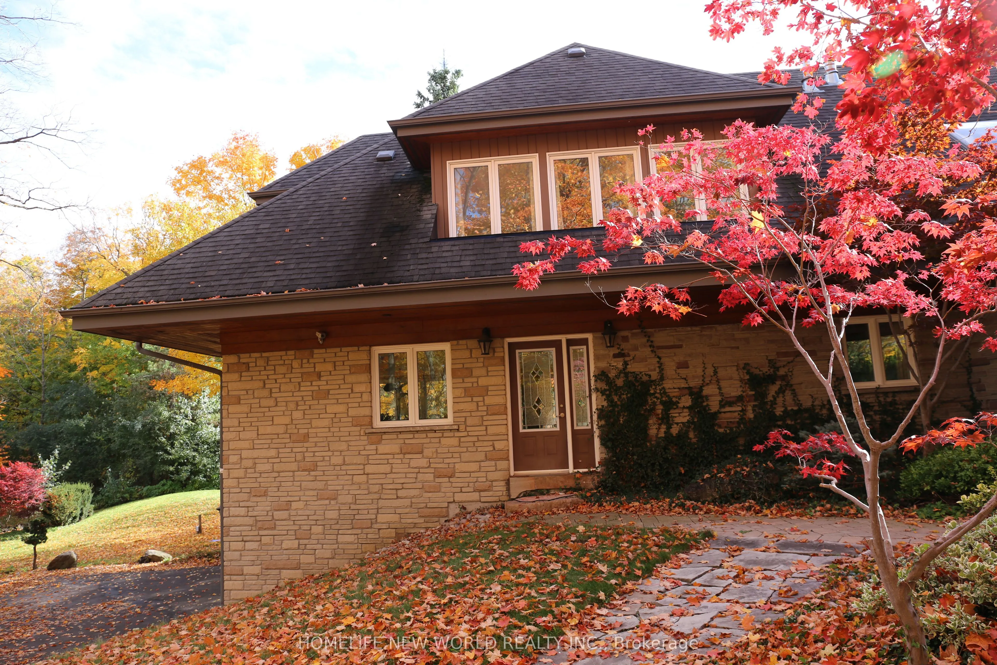 13867 Woodbine Avenue