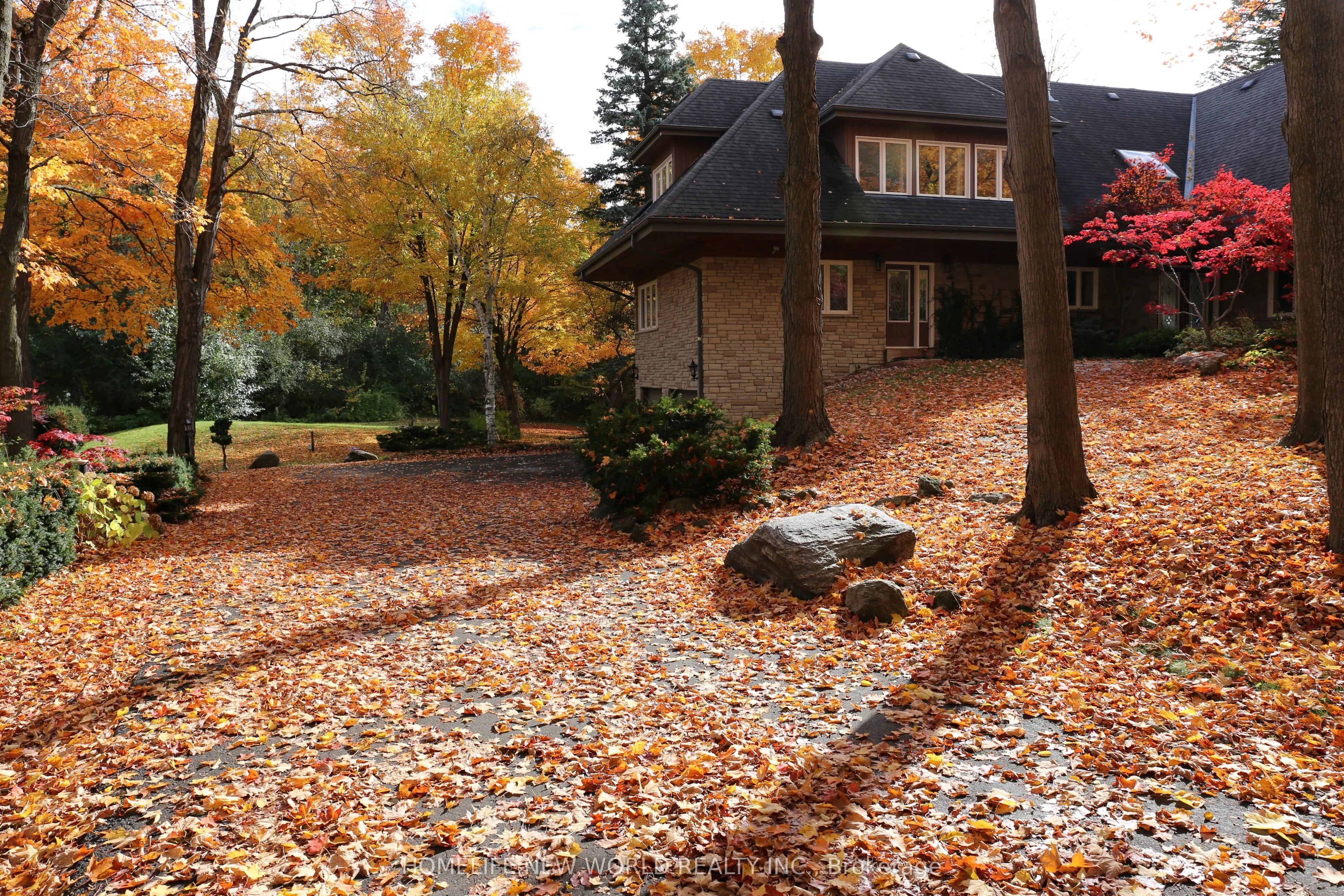 13867 Woodbine Avenue