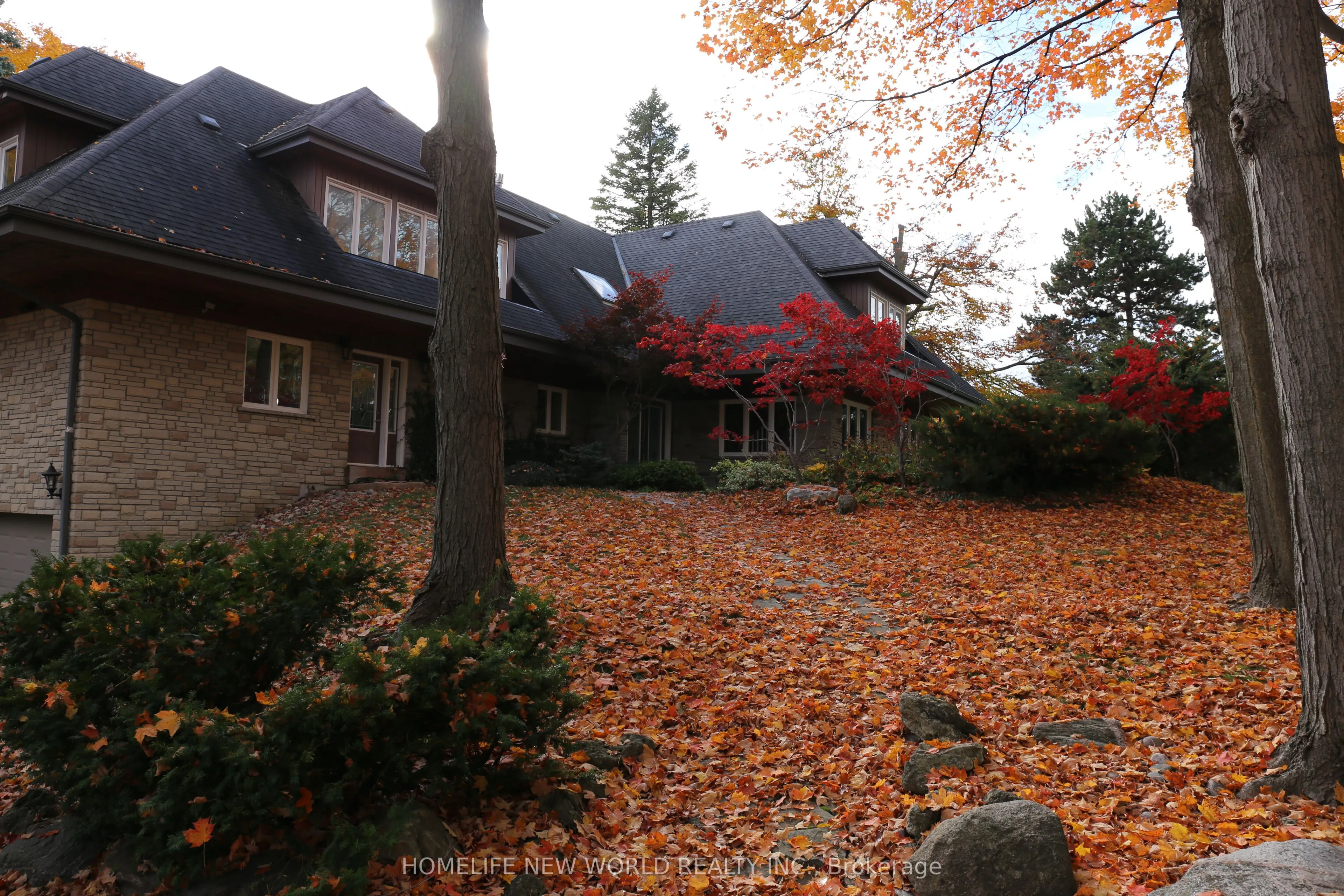 13867 Woodbine Avenue