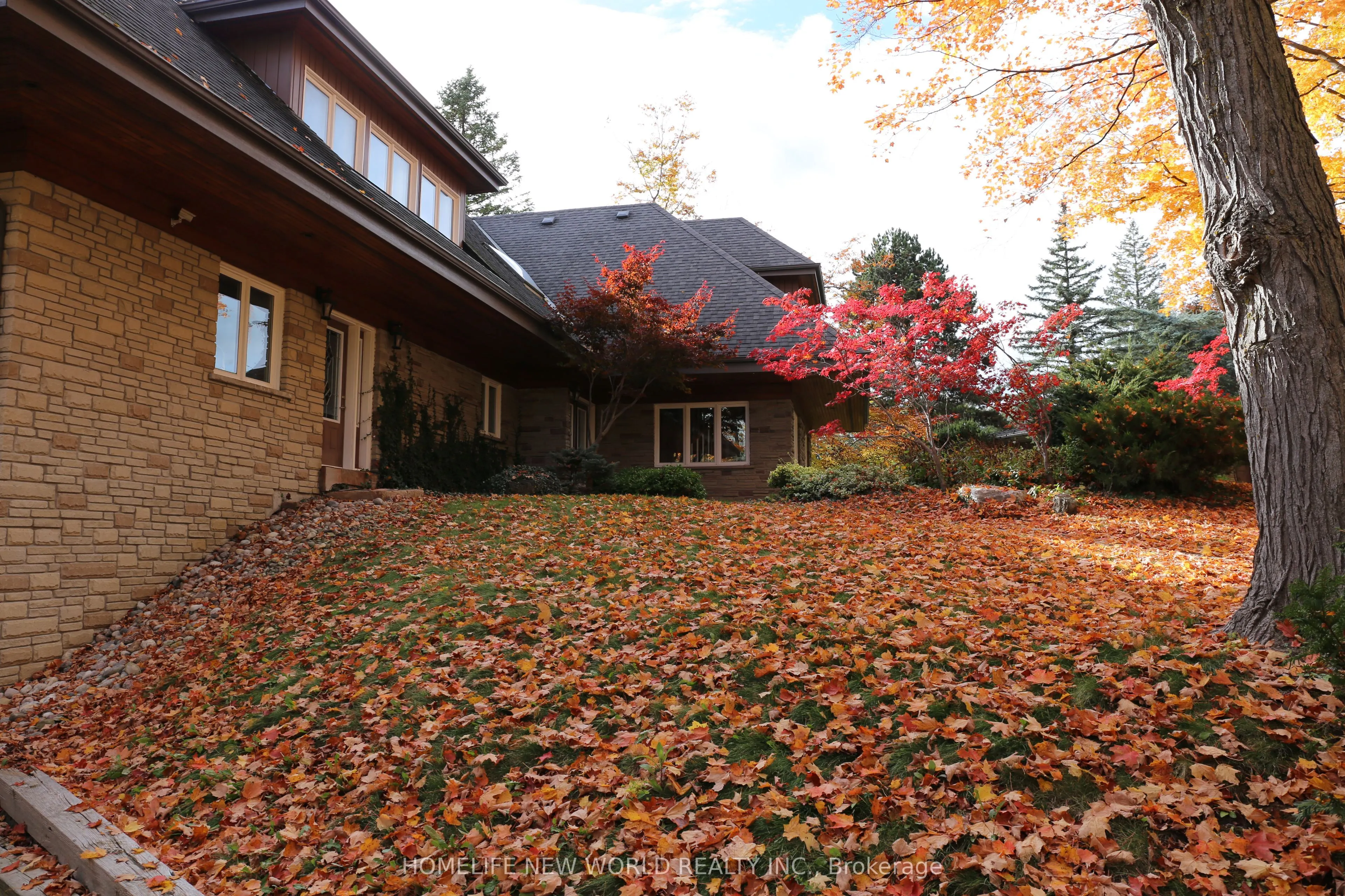 13867 Woodbine Avenue