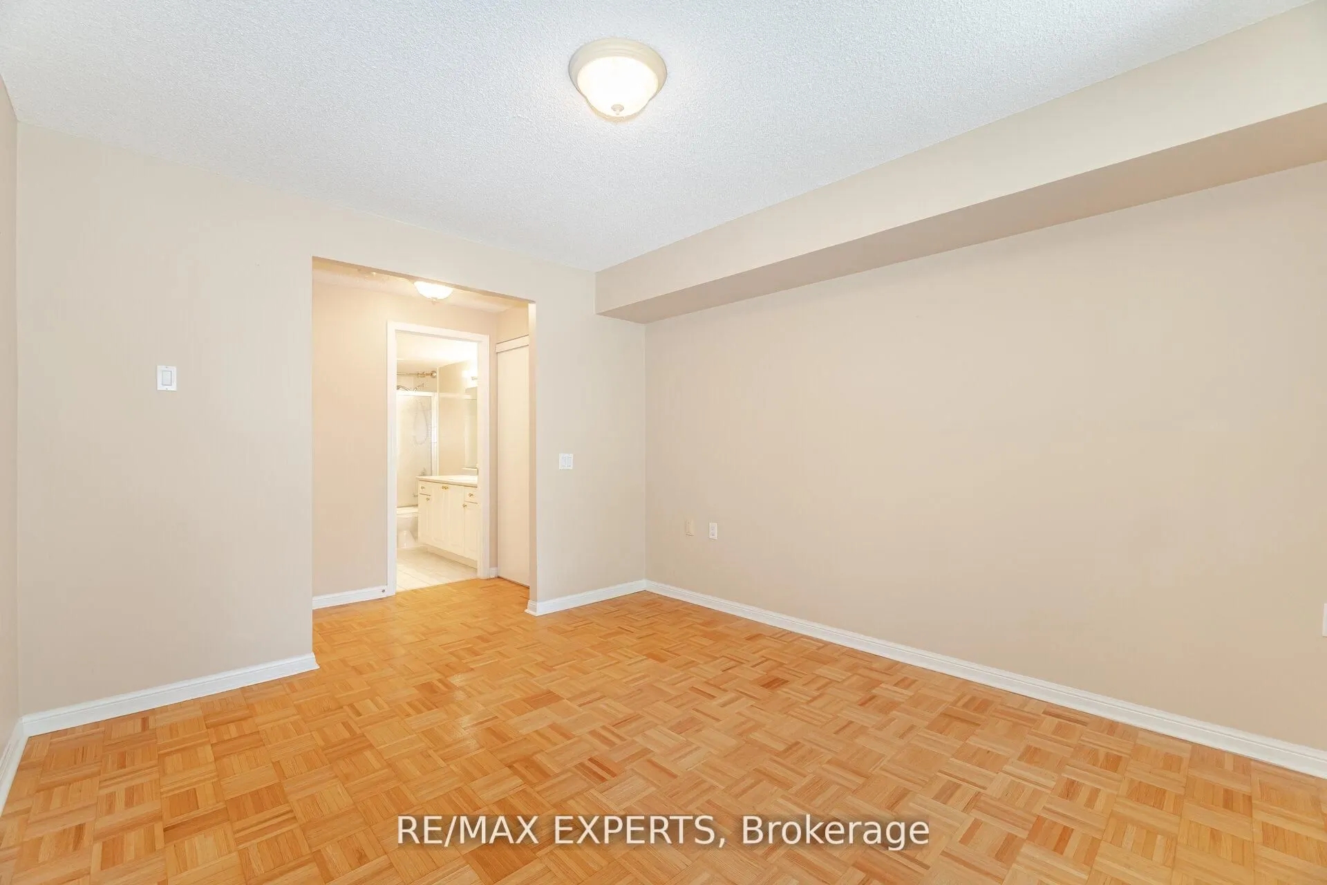 2502 Rutherford Road, #216