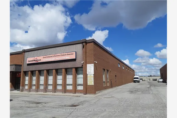 310 Steelcase Road E