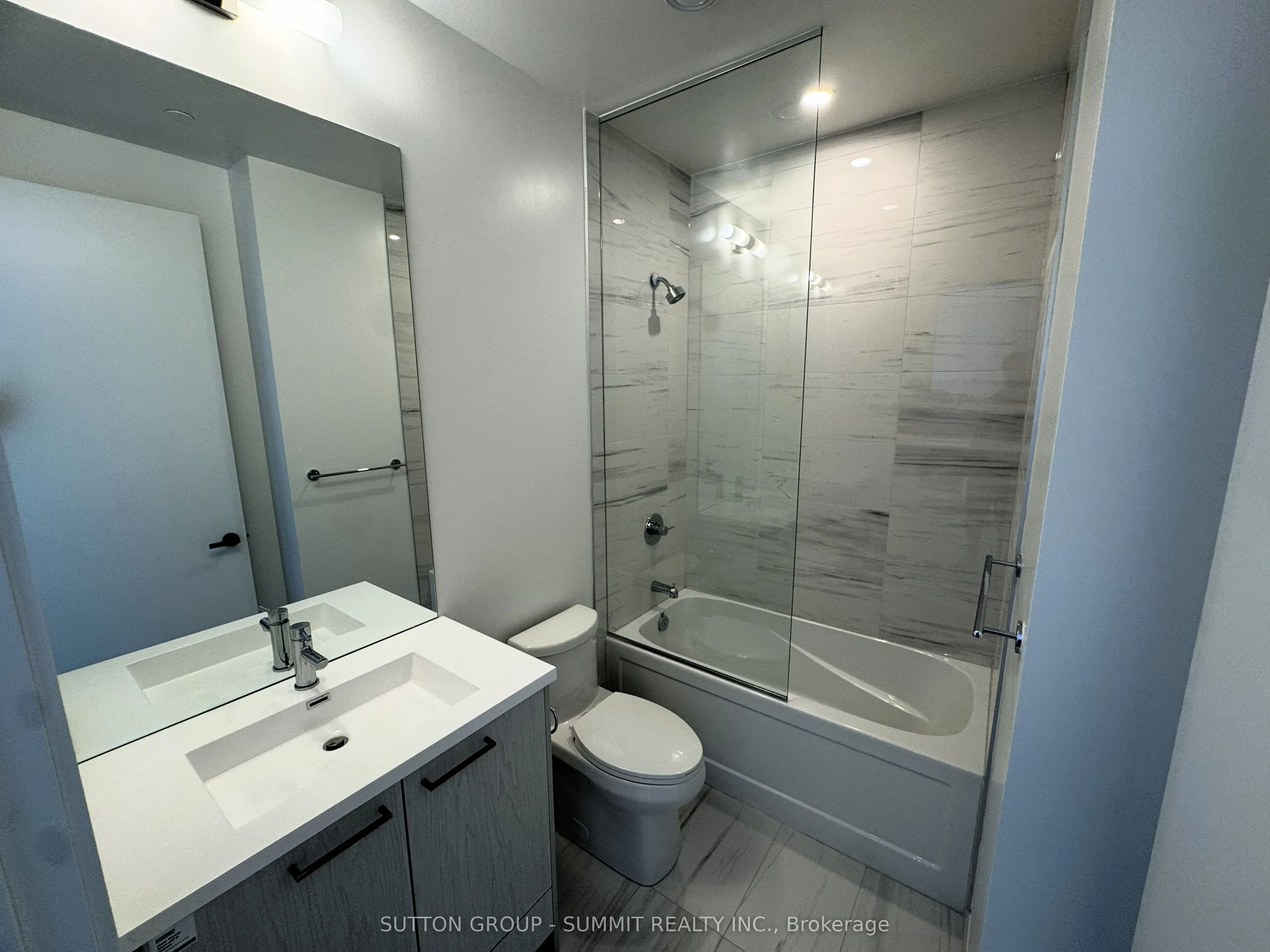 28 Interchange Way, #4608