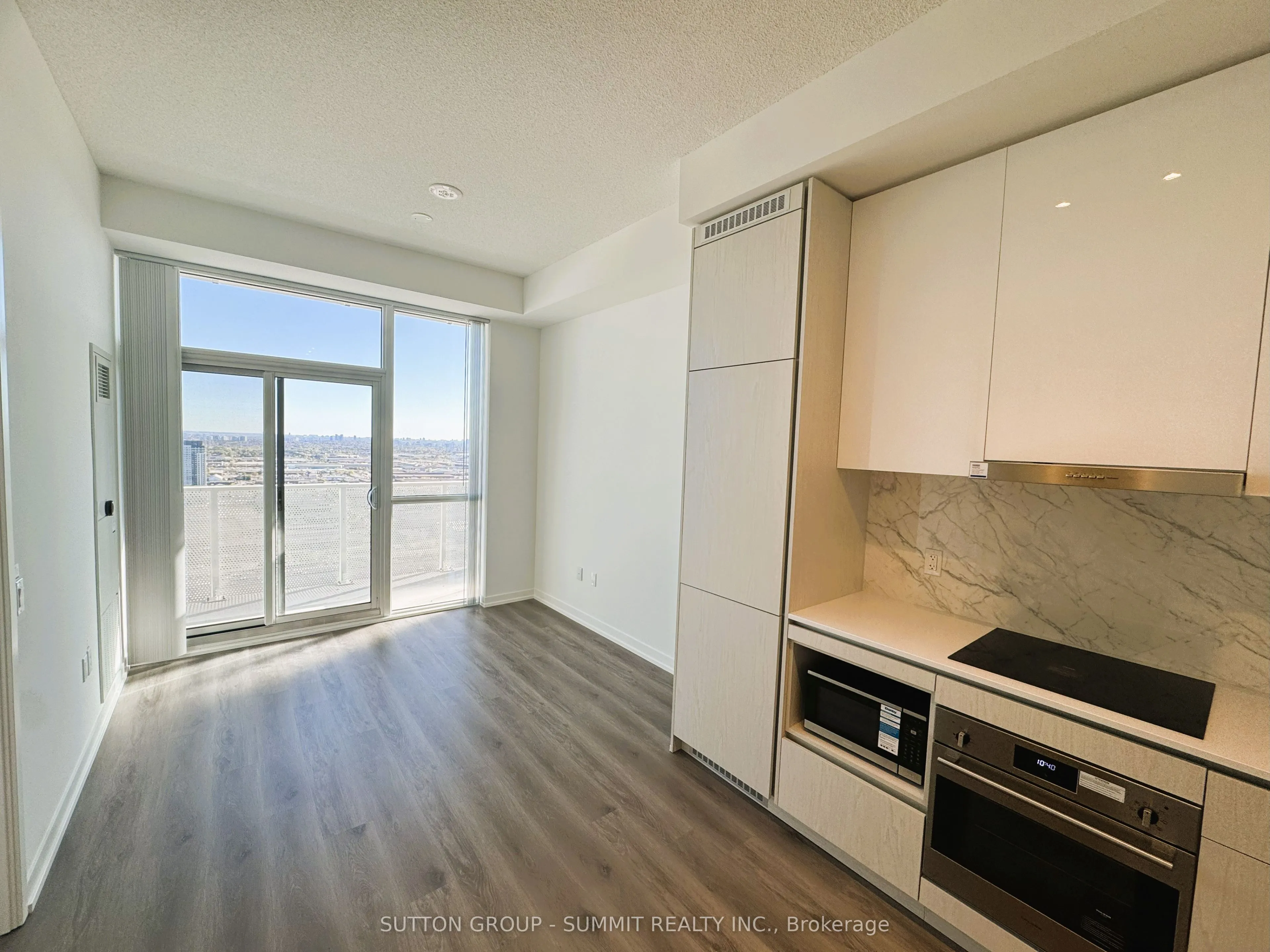 28 Interchange Way, #4608