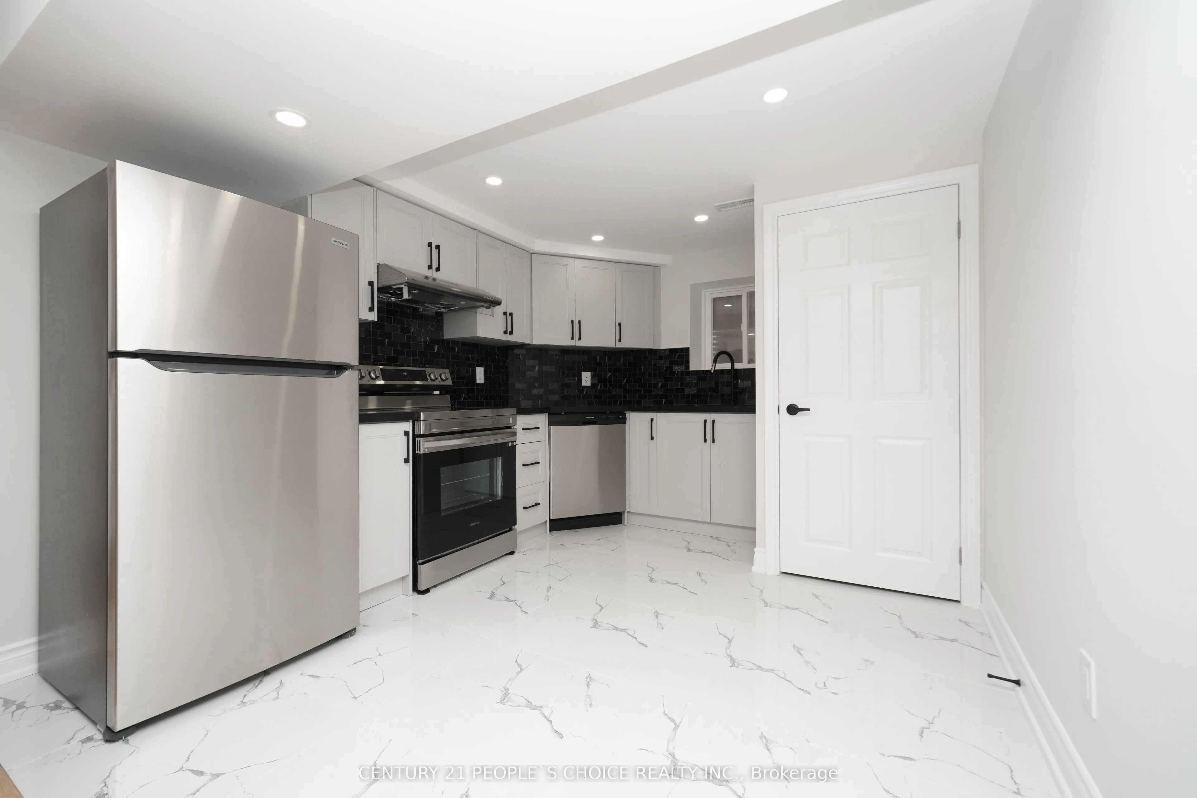 35 Hewlett Crescent, #Bsmt