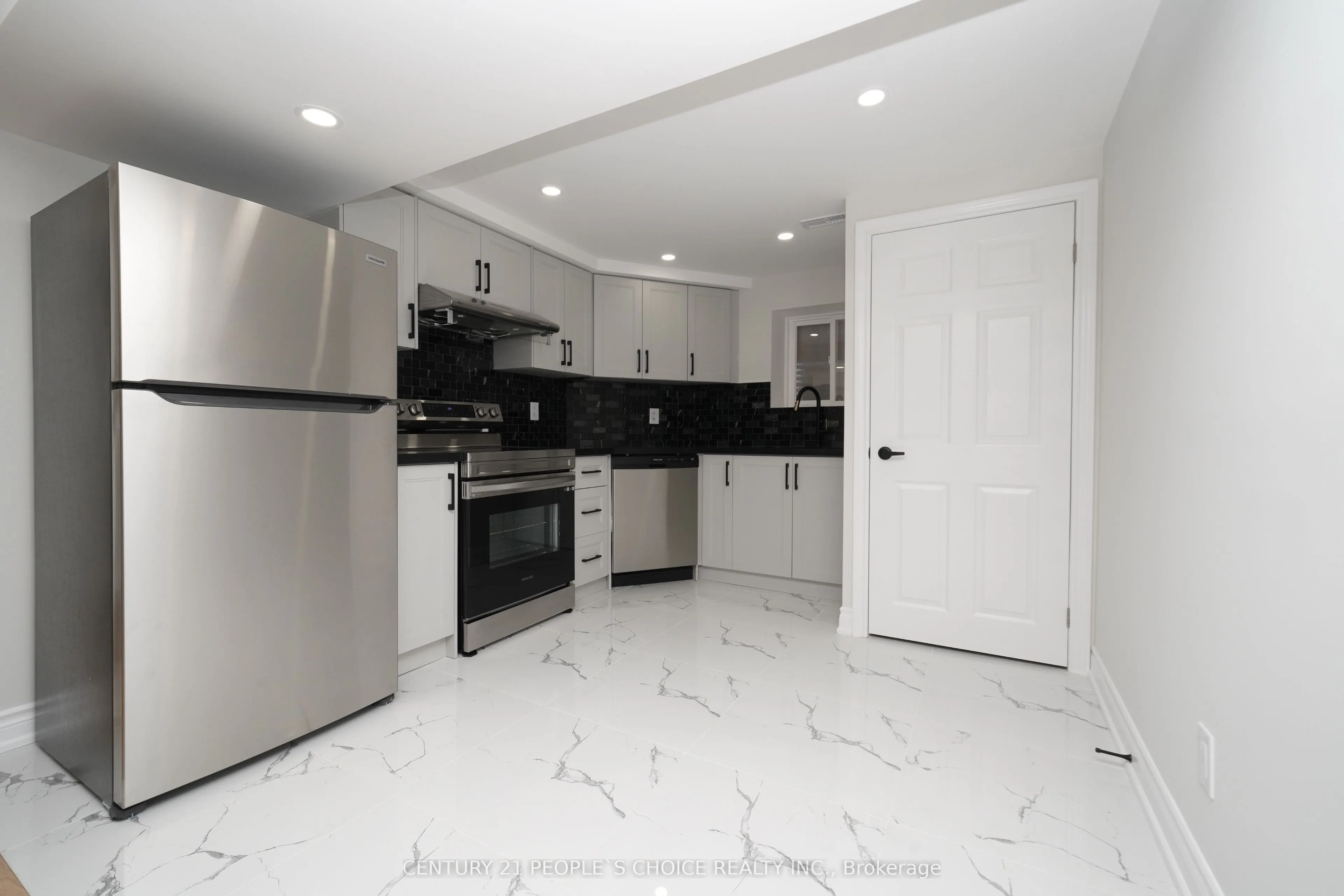 35 Hewlett Crescent, #Bsmt