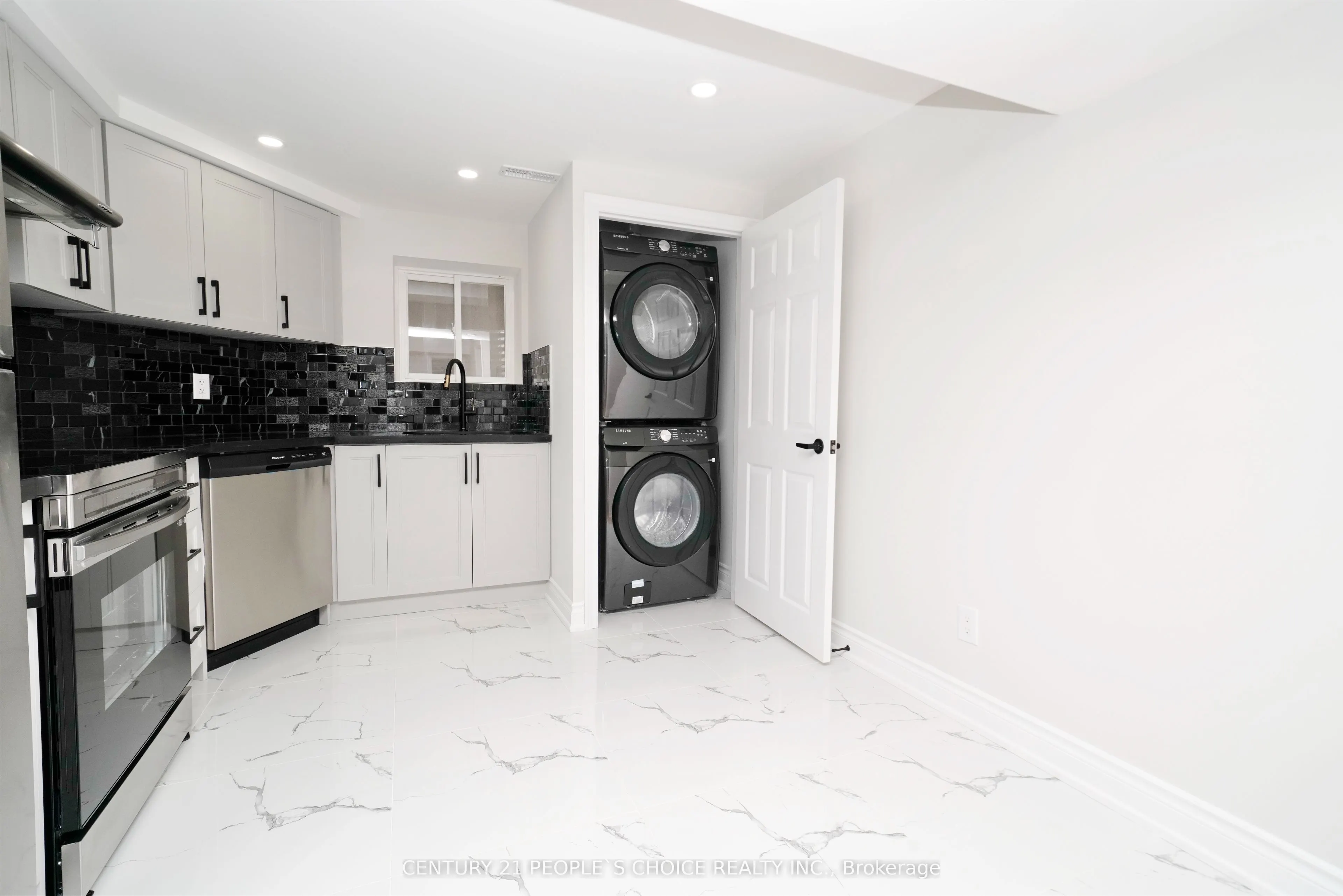 35 Hewlett Crescent, #Bsmt