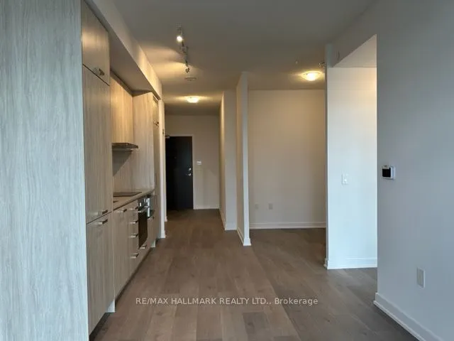 822-38 Honeycrisp Crescent, #19