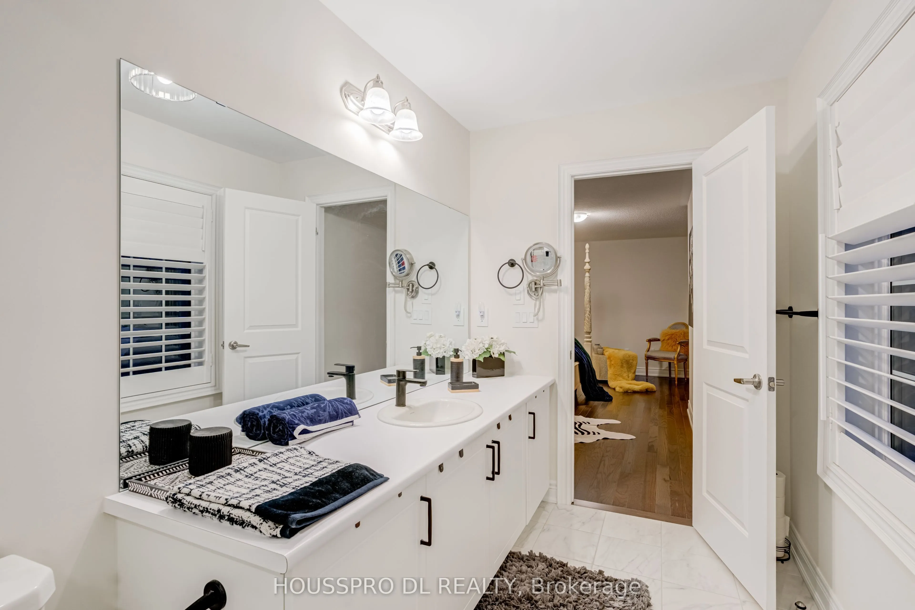 136 Carriage Shop Bend