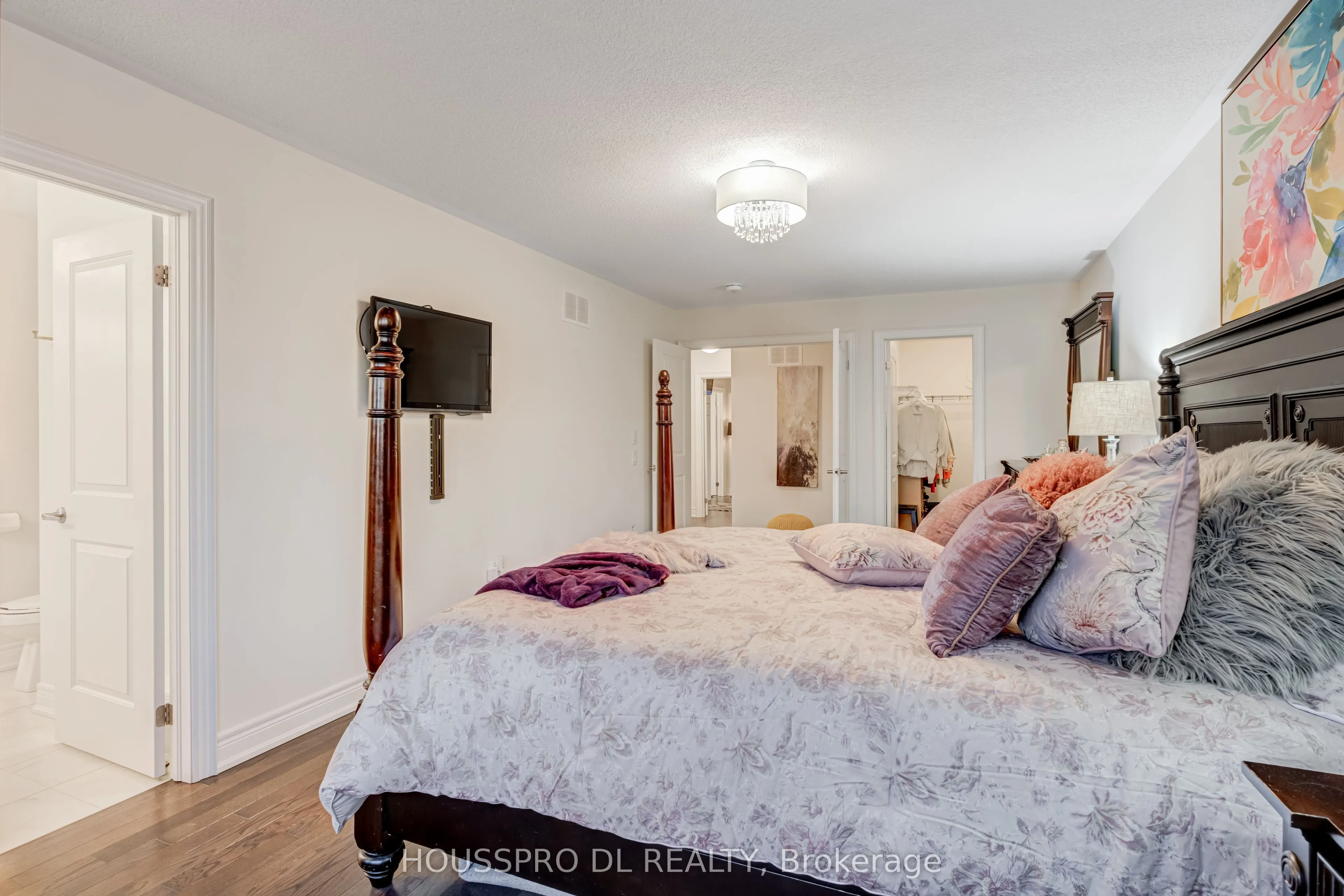 136 Carriage Shop Bend