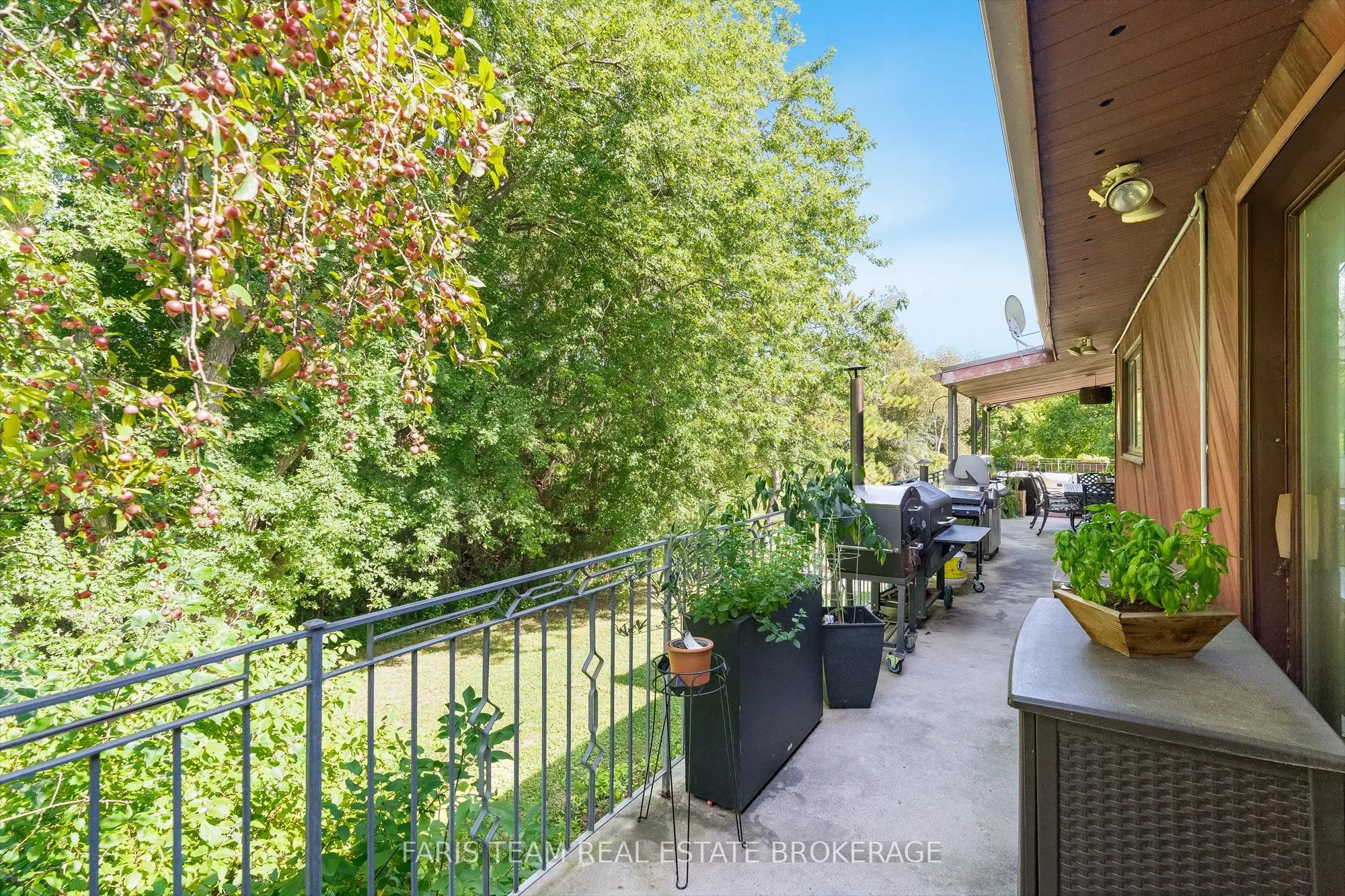 175 South Summit Farm Road