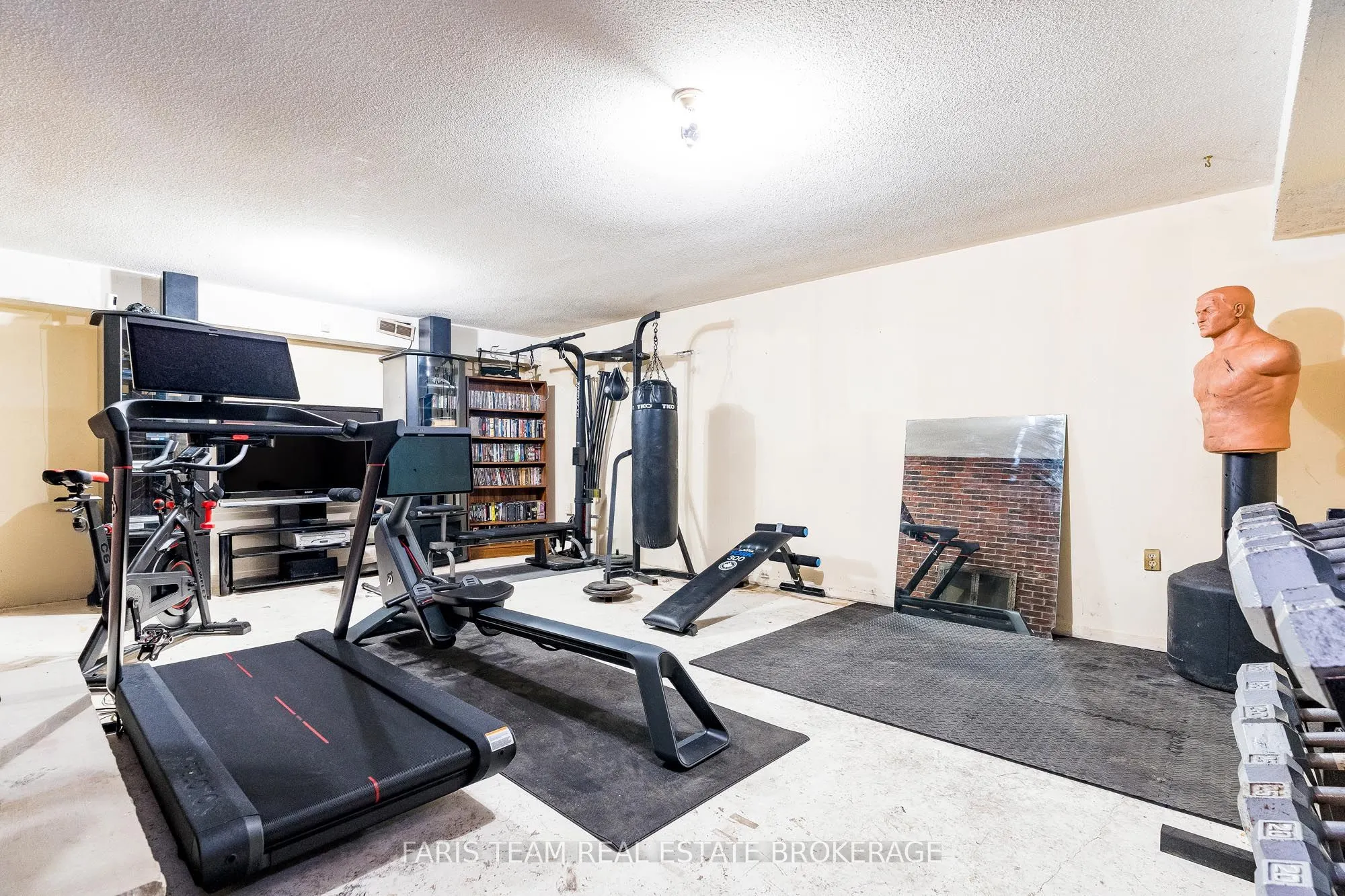 175 South Summit Farm Road